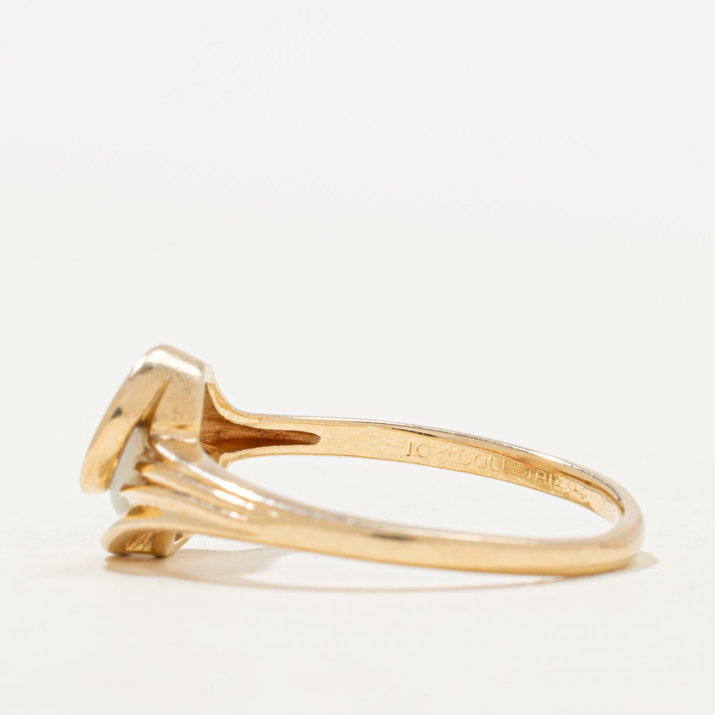 Diagonal Set Opal Ring | 0.68ct | SZ 8.5