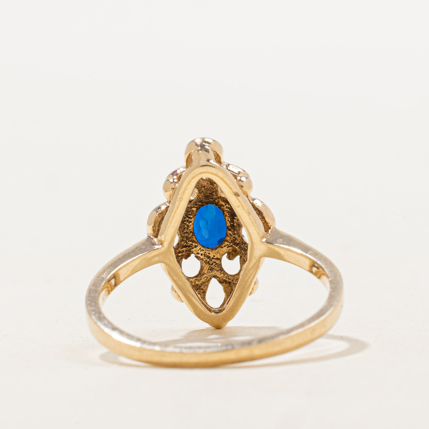 Bague ajourée géométrique en saphir synthétique | 0,74 ct | Taille 6,75 |