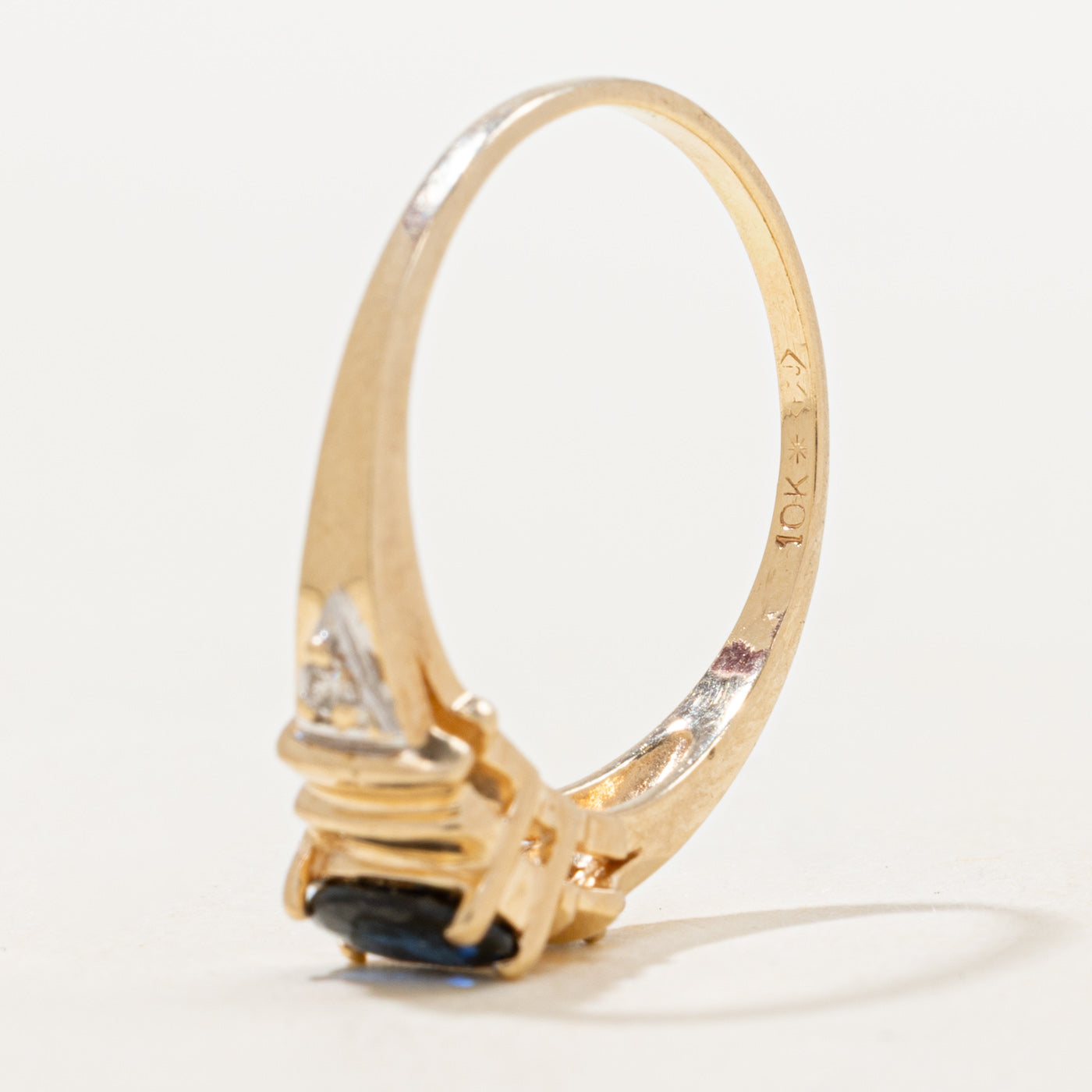 Oval Cut Sapphire & Diamond Grooved Ring | 0.35ct, 0.02ctw | SZ 7.5 |