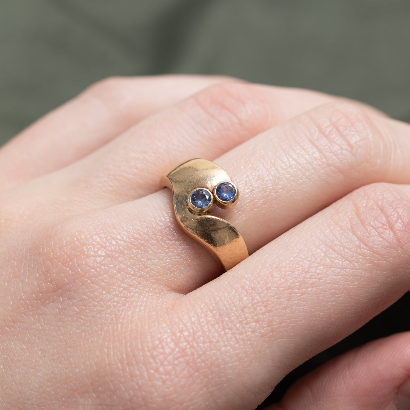 Two Stone Bezel Set Synthetic Sapphire Abstract Band | 0.32ctw | SZ 6.5 |