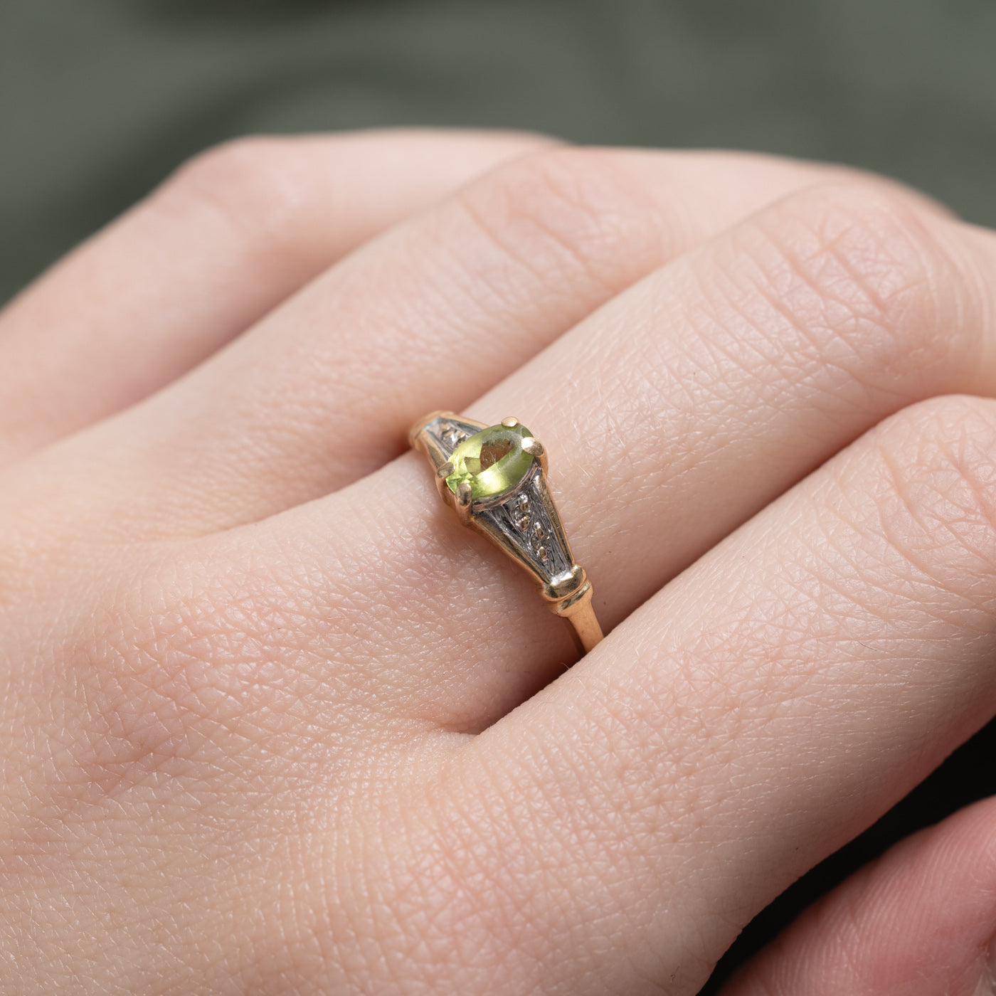 Oval Cut Peridot & Diamond Tapered Ring | 0.41ct, 0.02ctw | SZ 6.5 |