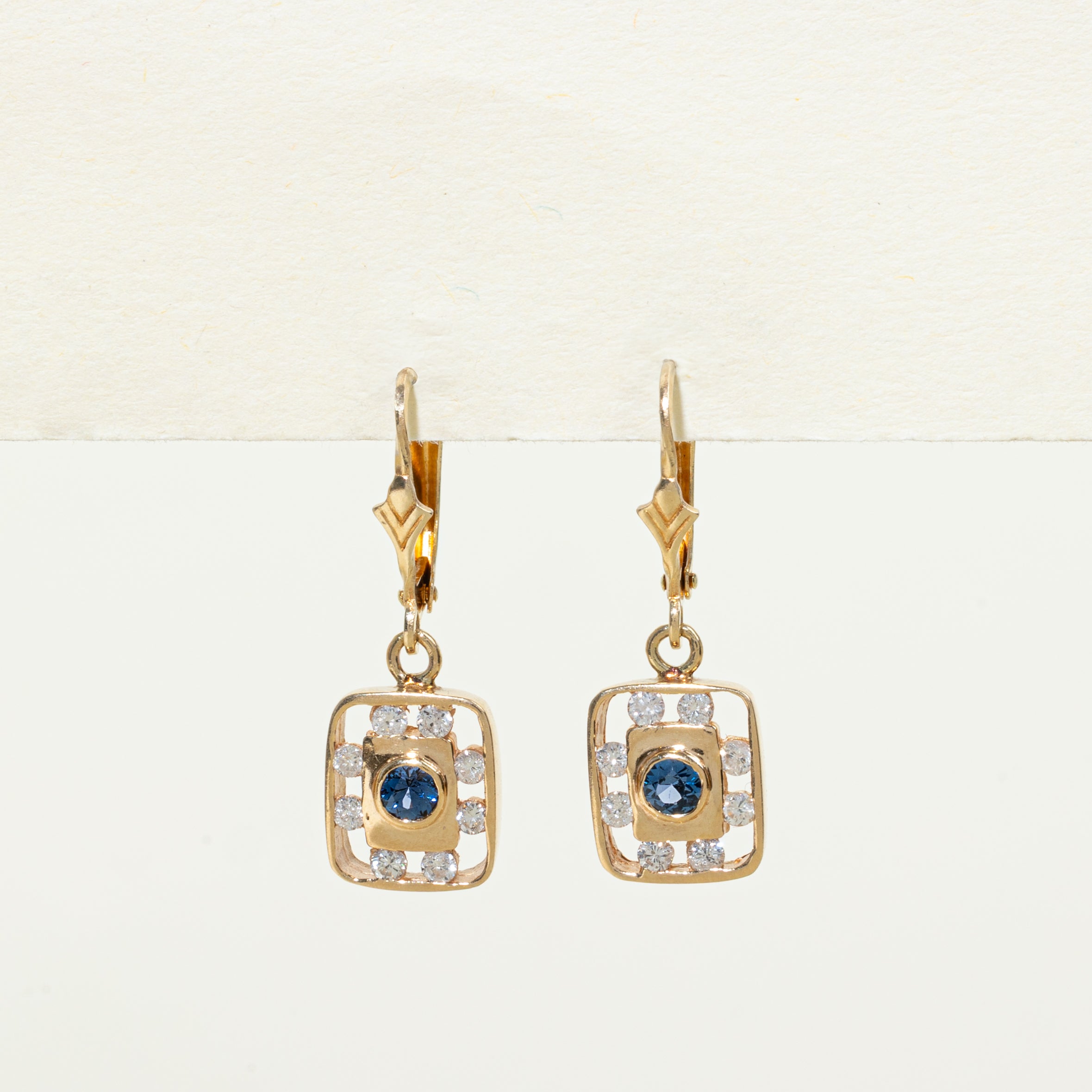 Boucles d'oreilles pendantes carrées à halo de saphirs et diamants | 0,40 ct, 0,30 ct