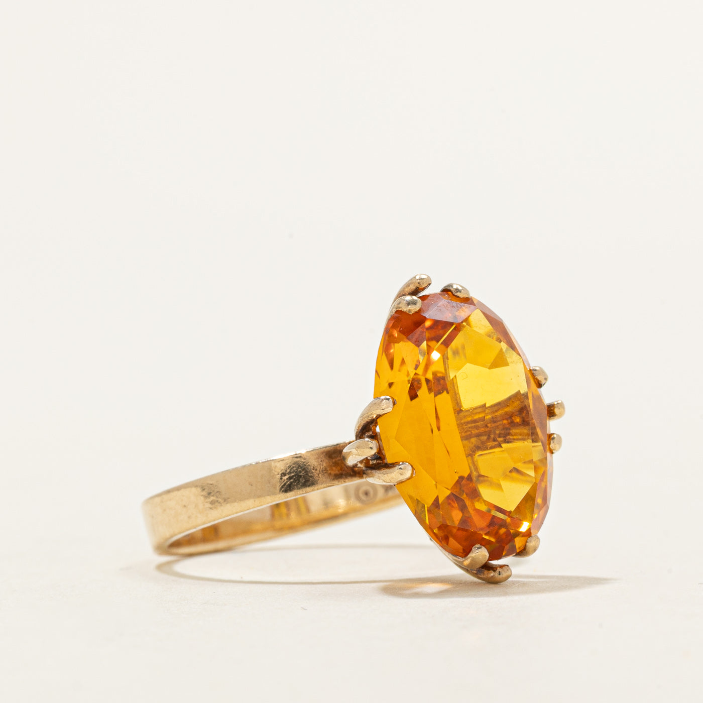 Bague « Birks » en saphir synthétique ovale | 7,00 ct | Taille 6,0