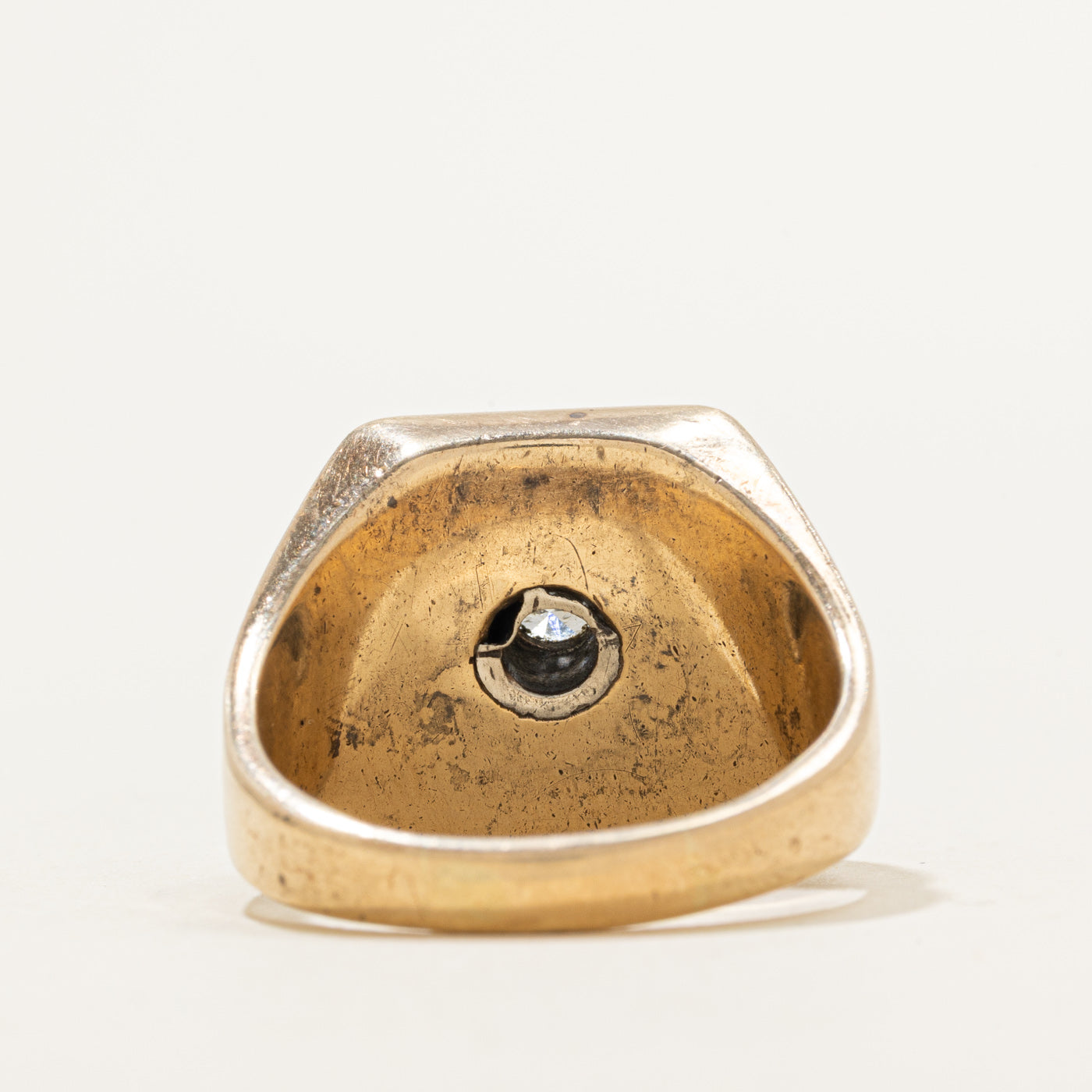 Bague chevalière bicolore en or, onyx et diamants | 8,00 ct, 0,27 ct | Taille 11