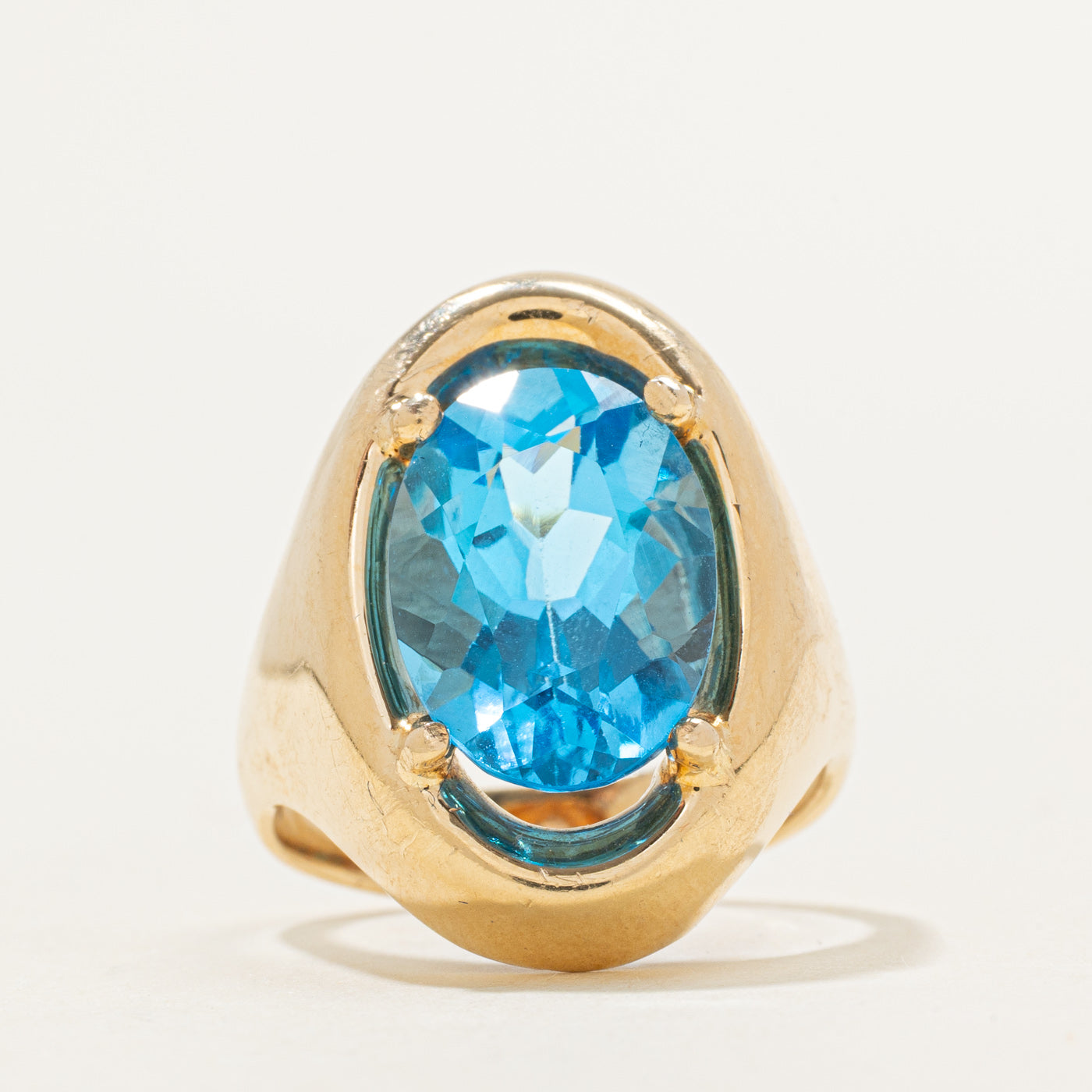Bague cocktail imposante en topaze bleue taille ovale | 7,60 ct | Taille 5,75
