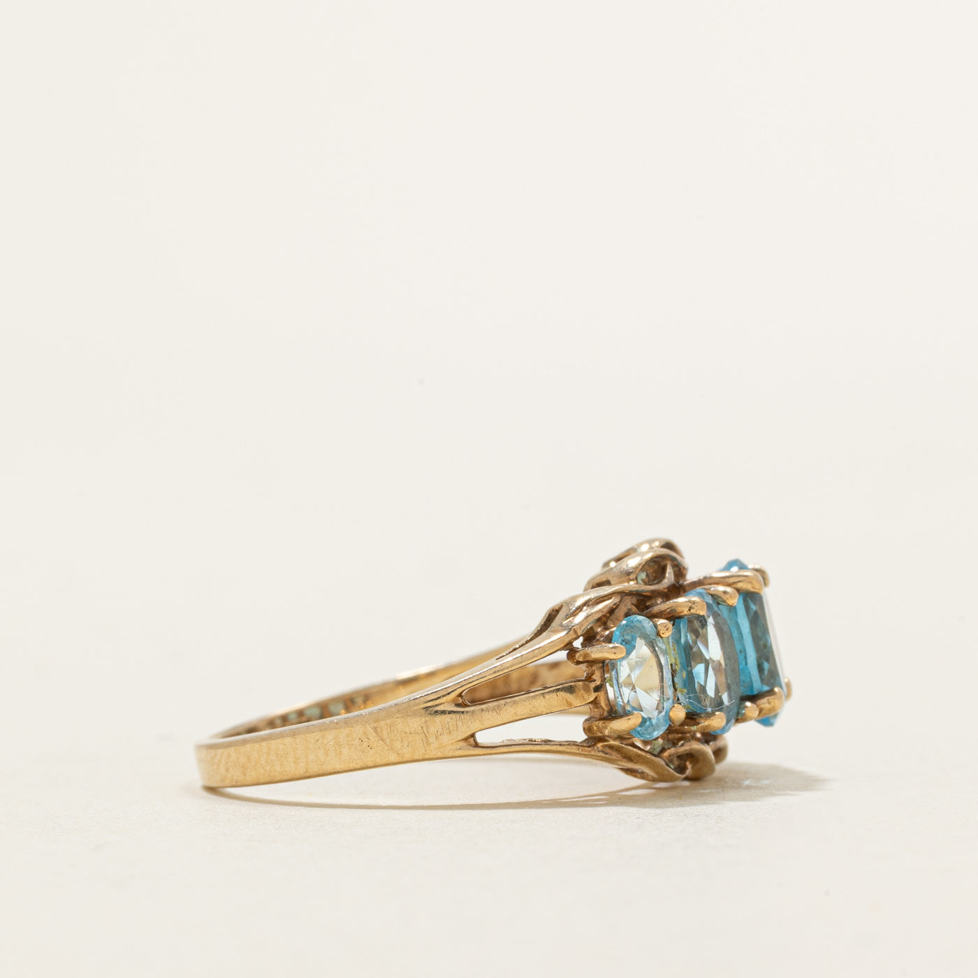 Bague cinq pierres en topaze bleue dégradée | 1,62 ct | Taille 7