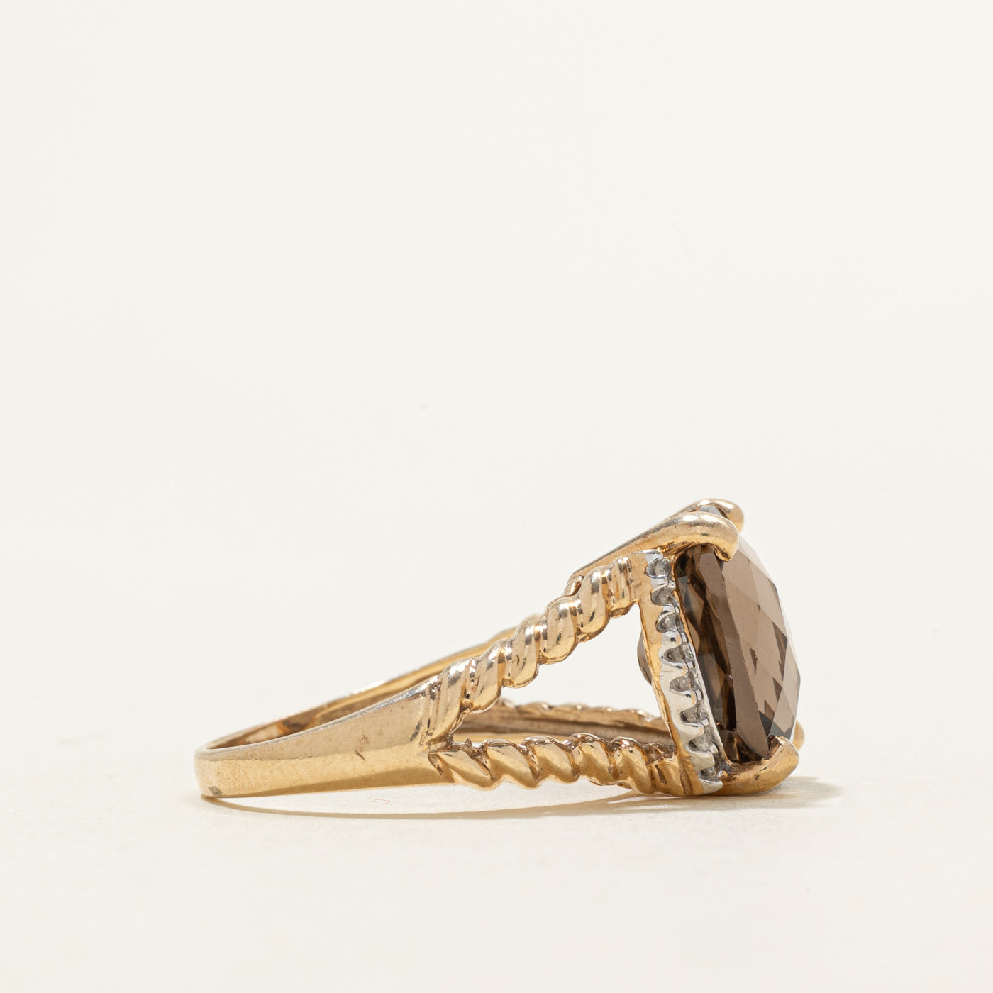 Bague cocktail en quartz fumé et diamants | 6,00 ct, 0,08 ct au total | Taille 7,00