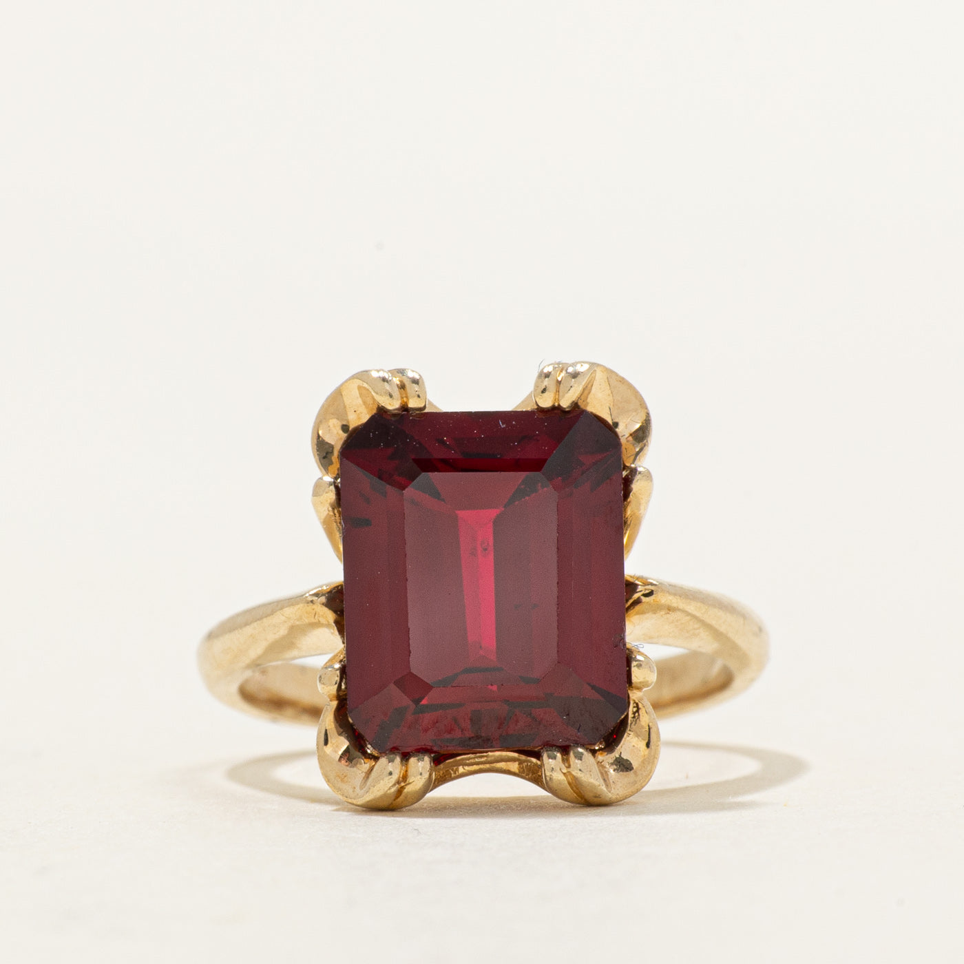 Bague solitaire en rubis synthétique taille émeraude | 5,00 ct | Taille 5,25