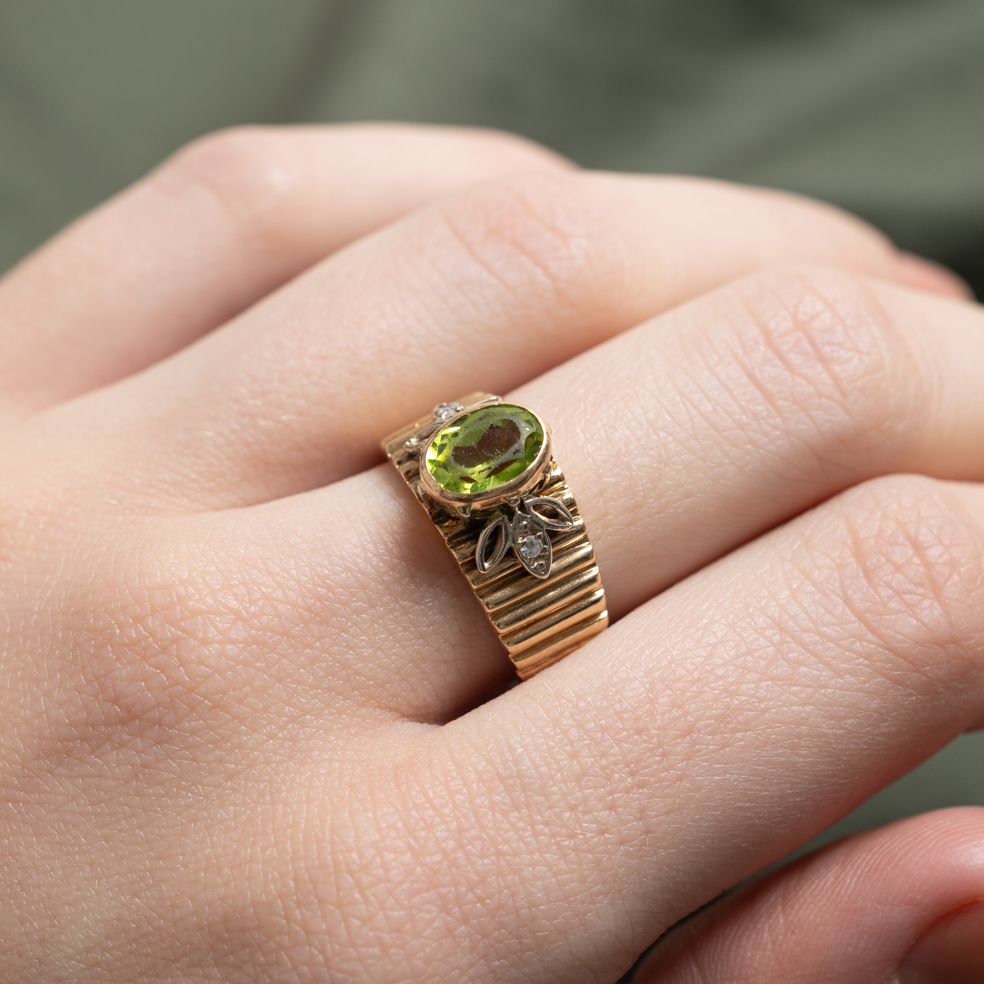 Peridot & Diamond Grooved Ring | 1.26ct, 0.02ctw | SZ 6.25