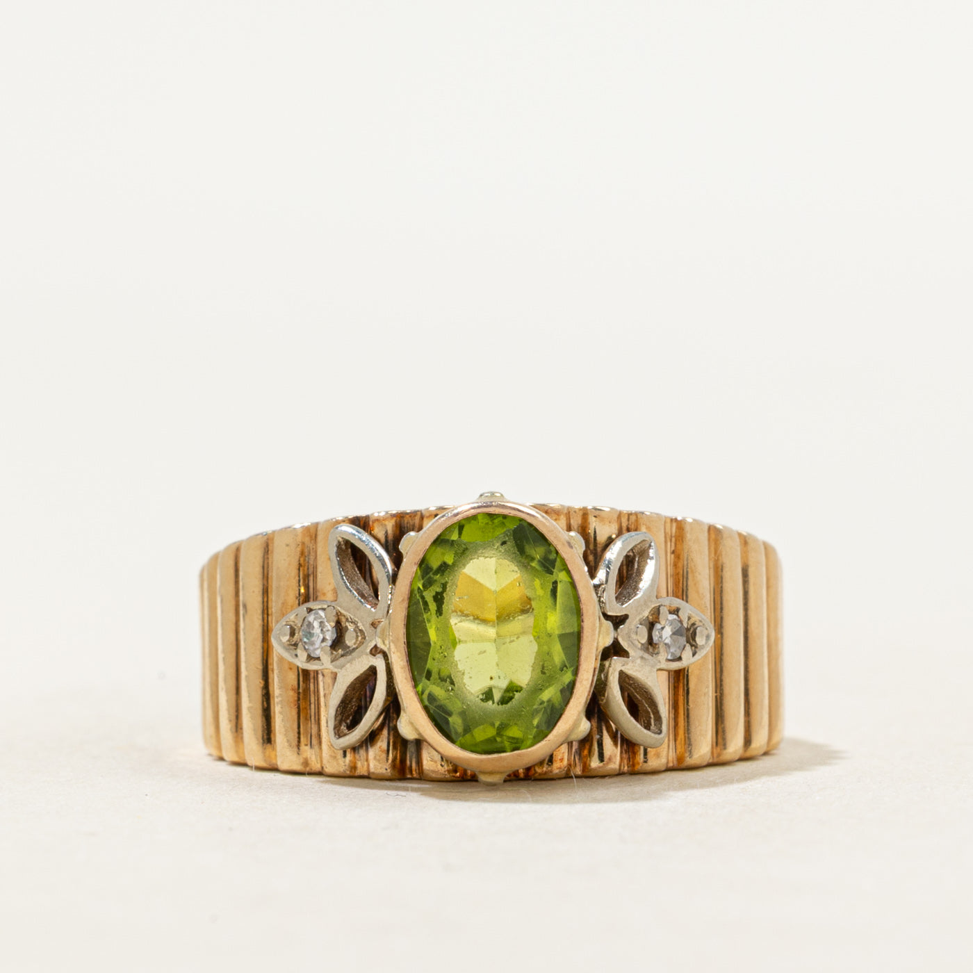 Peridot & Diamond Grooved Ring | 1.26ct, 0.02ctw | SZ 6.25