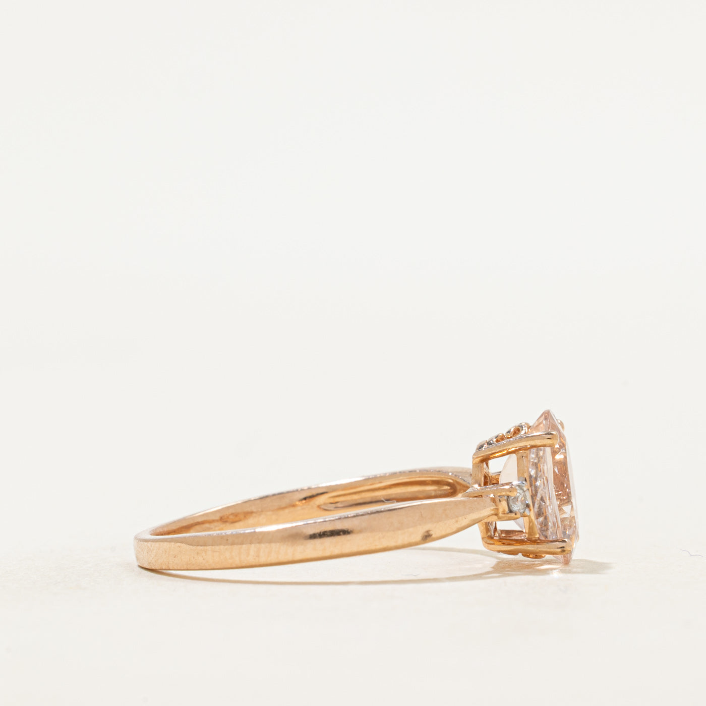 Oval Cut Morganite & Diamond Ring | 1.25ct, 0.05ctw | SZ 9.25