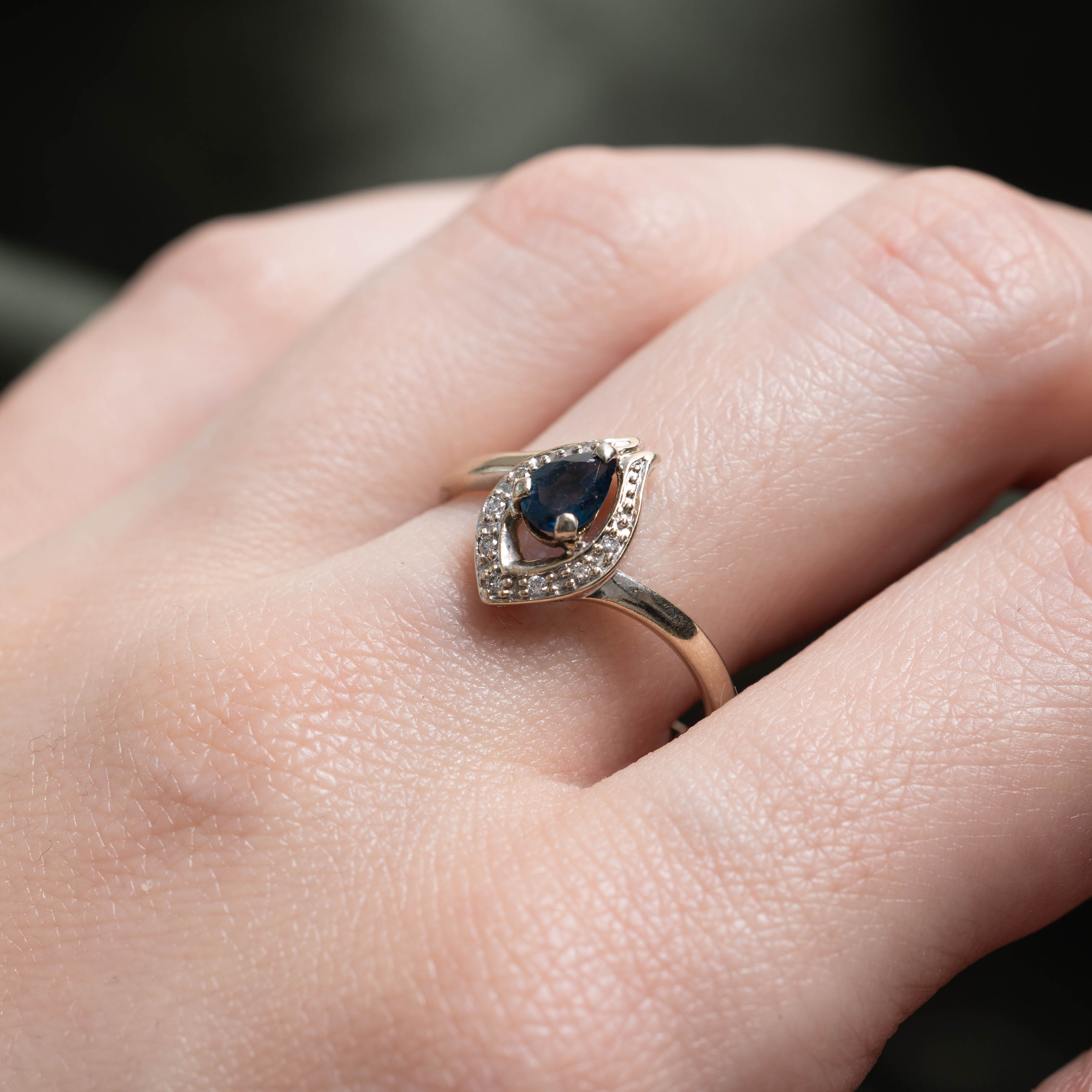 18k Sapphire & Diamond Horseshoe Bypass Ring | 0.40ct, 0.07ctw | SZ 8.25