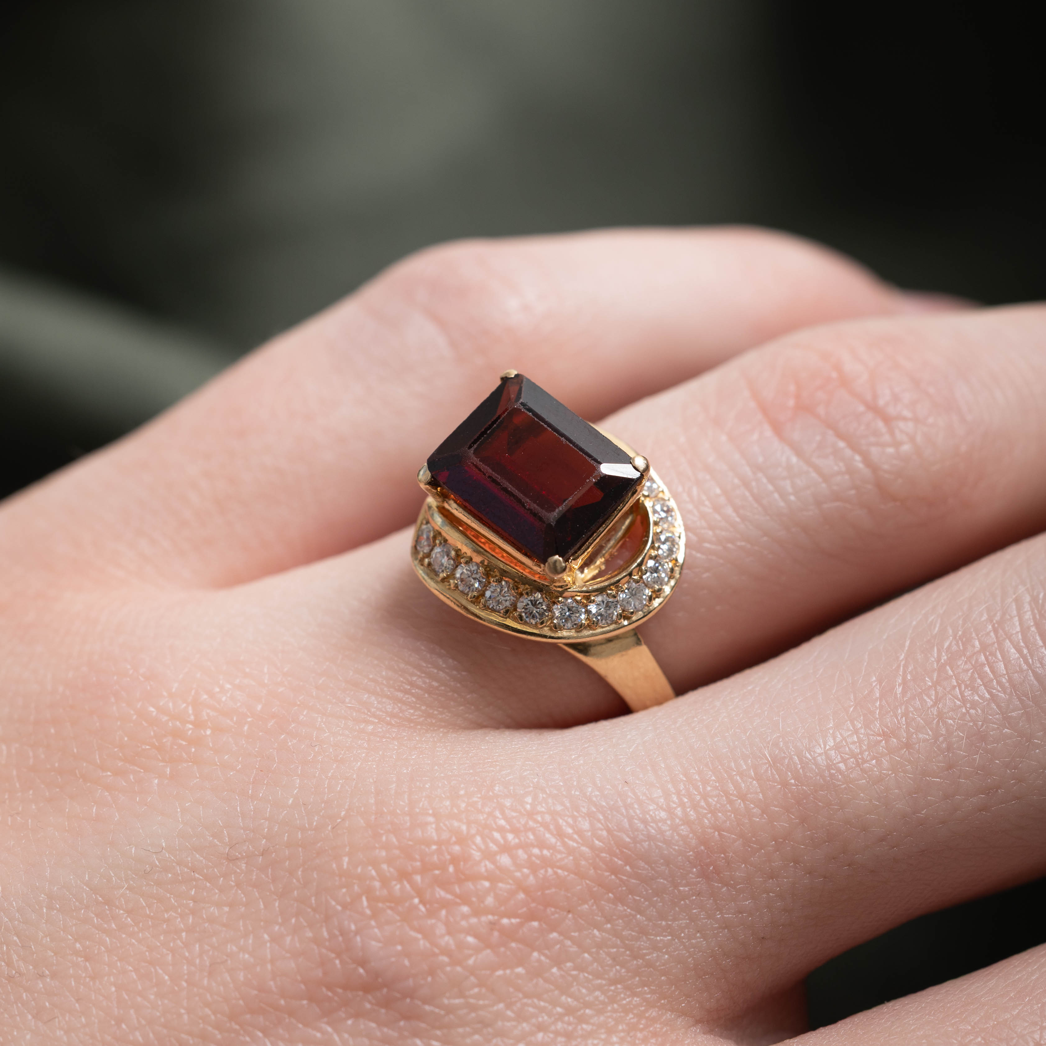 14k East West Garnet & Diamond Waterfall Ring | 4.40ct, 0.24ctw | SZ 6