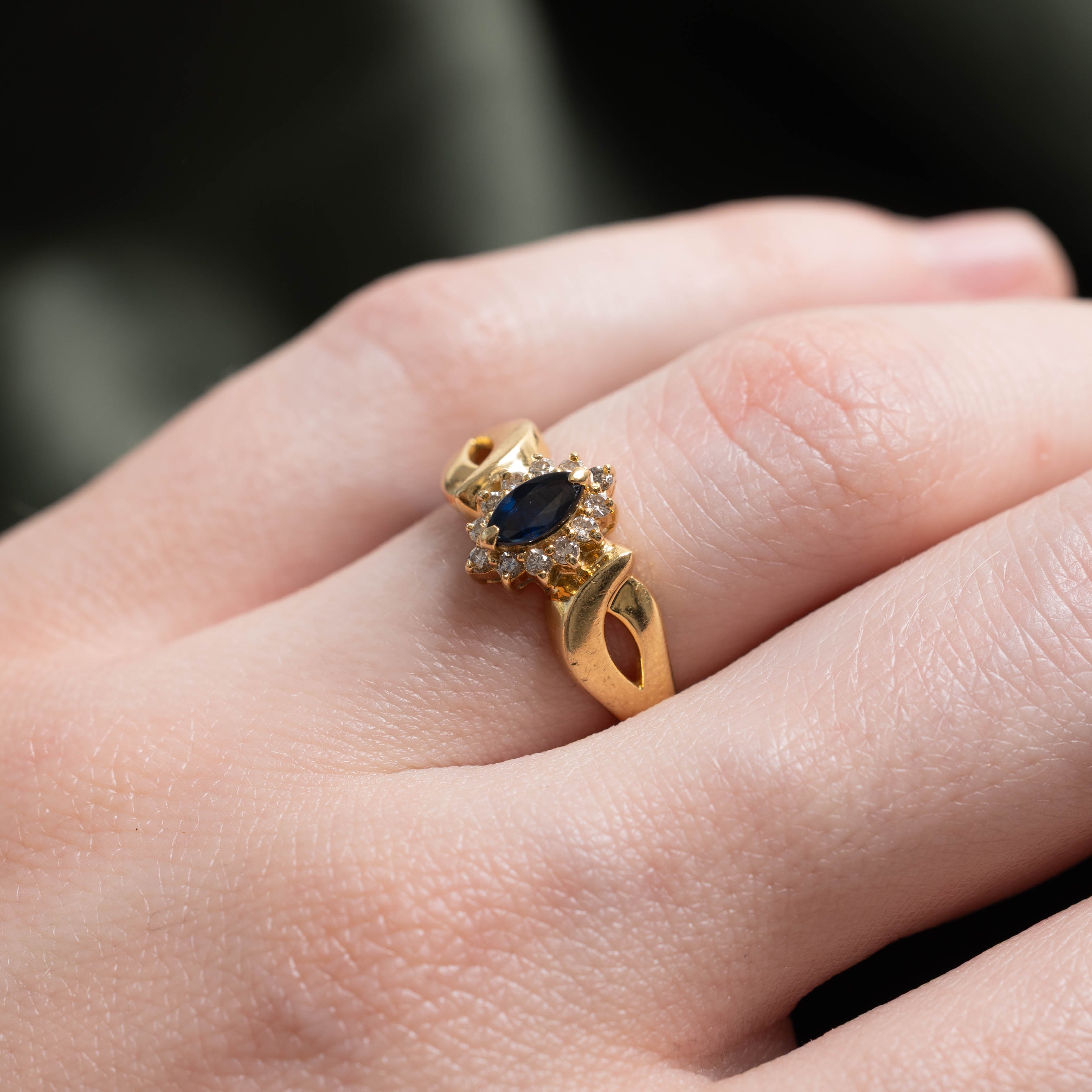 18k Sapphire & Diamond Petal Openwork Ring | 0.20ct, 0.19ctw | SZ 5.75