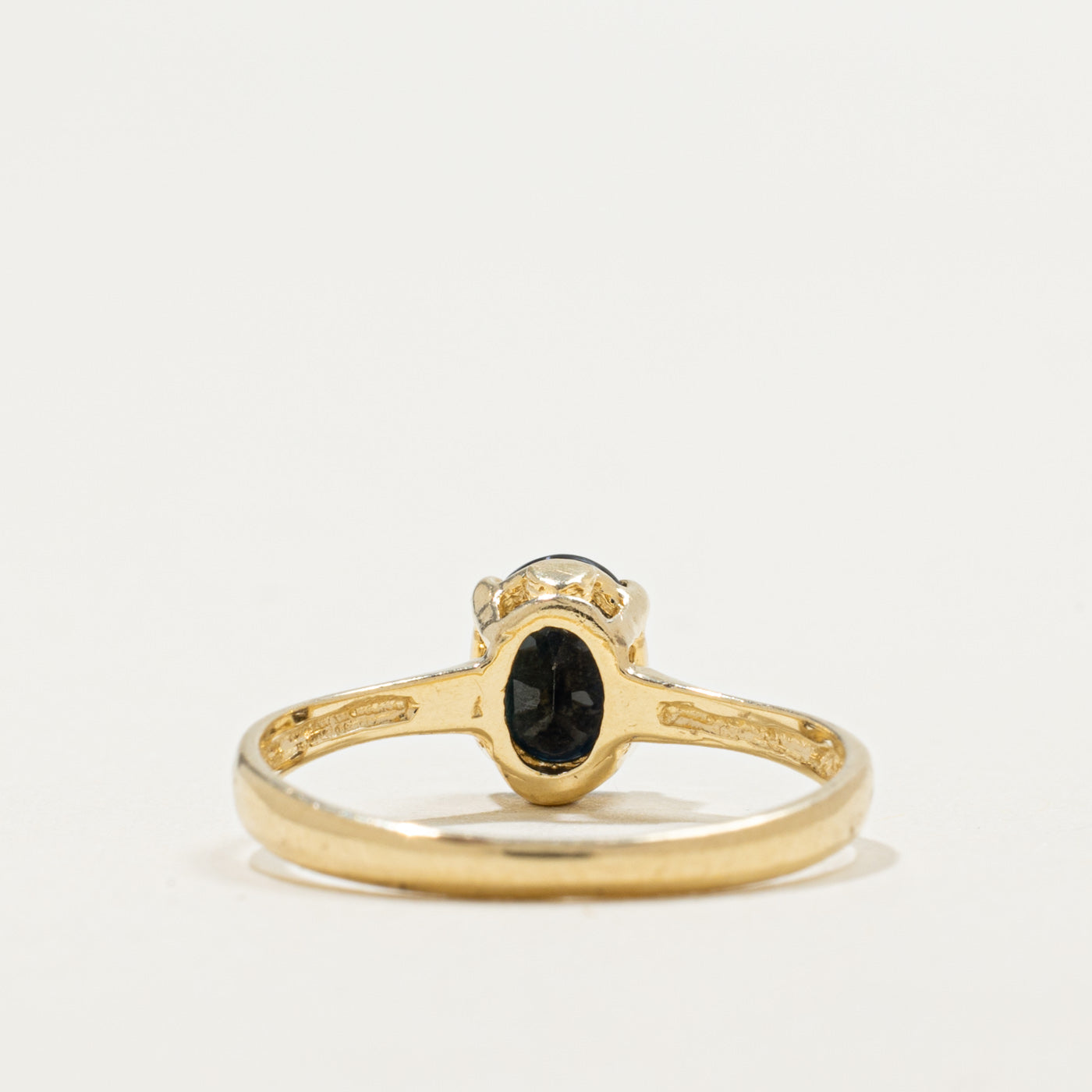 Bague solitaire en or 14 carats avec saphir ovale de 0,90 ct | Taille 6,75