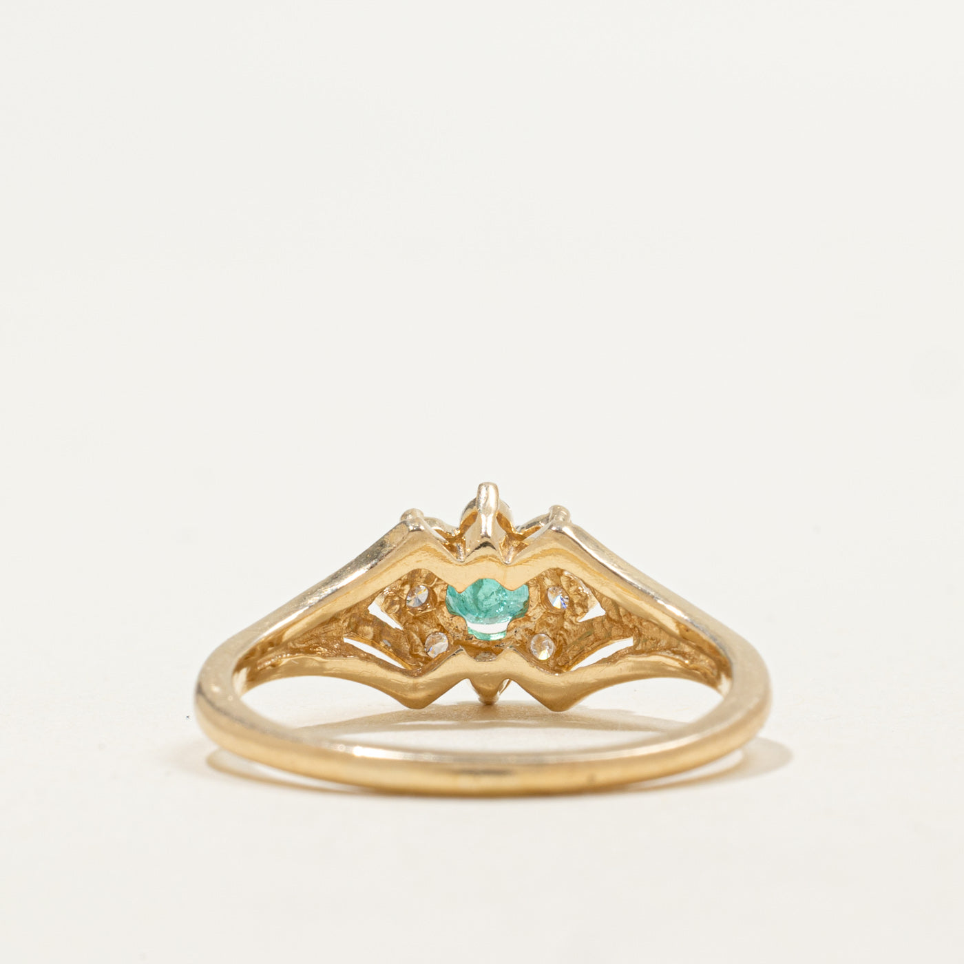 14K Round Cut Emerald & Diamond Petal Halo Ring | 0.20ct, 0.16ctw | SZ 8.25