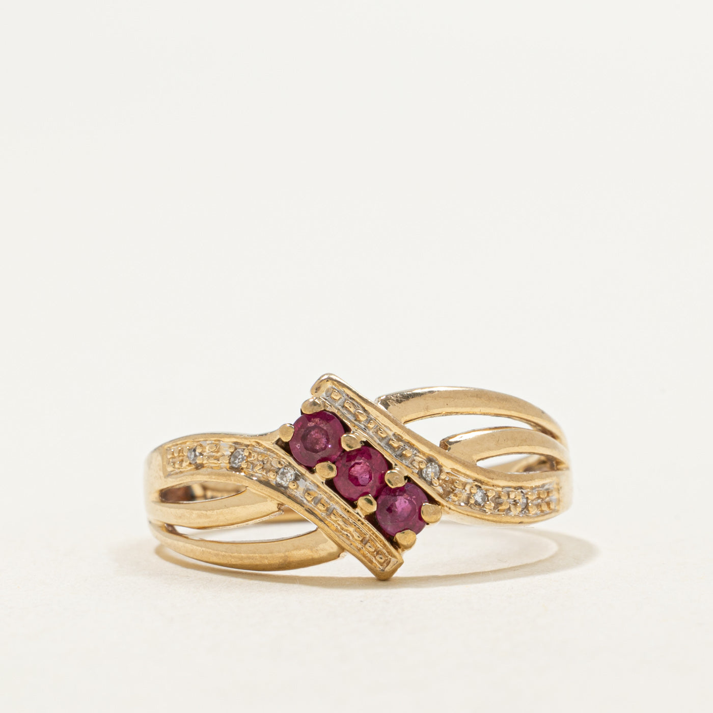 10K Round Cut Ruby & Diamond Grooved Bypass Ring | 0.25ct, 0.02ctw | SZ 7.5
