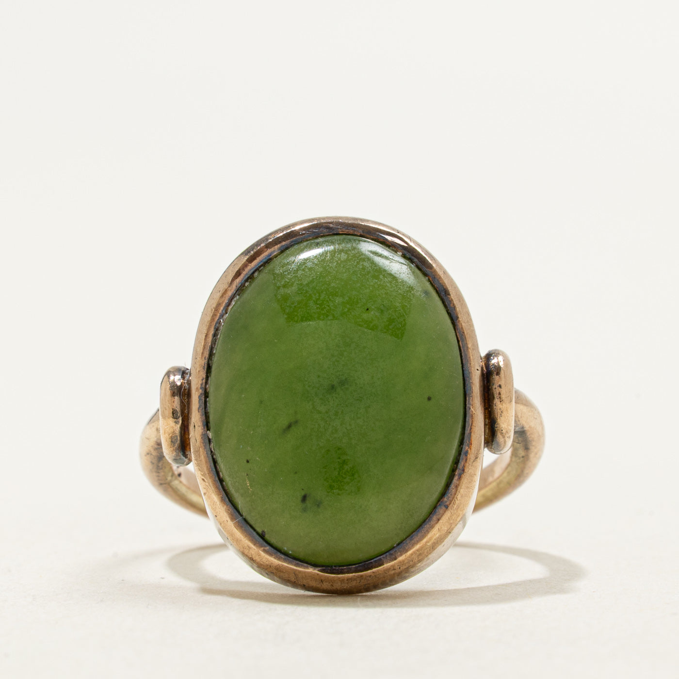 Bague en jade néphrite cabochon 8K | 8,00 ct | Taille 5,5