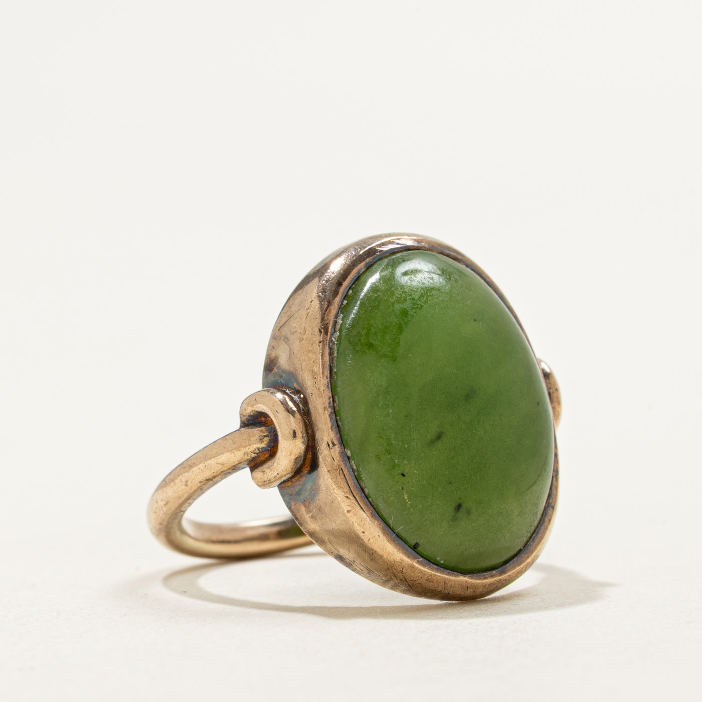 Bague en jade néphrite cabochon 8K | 8,00 ct | Taille 5,5