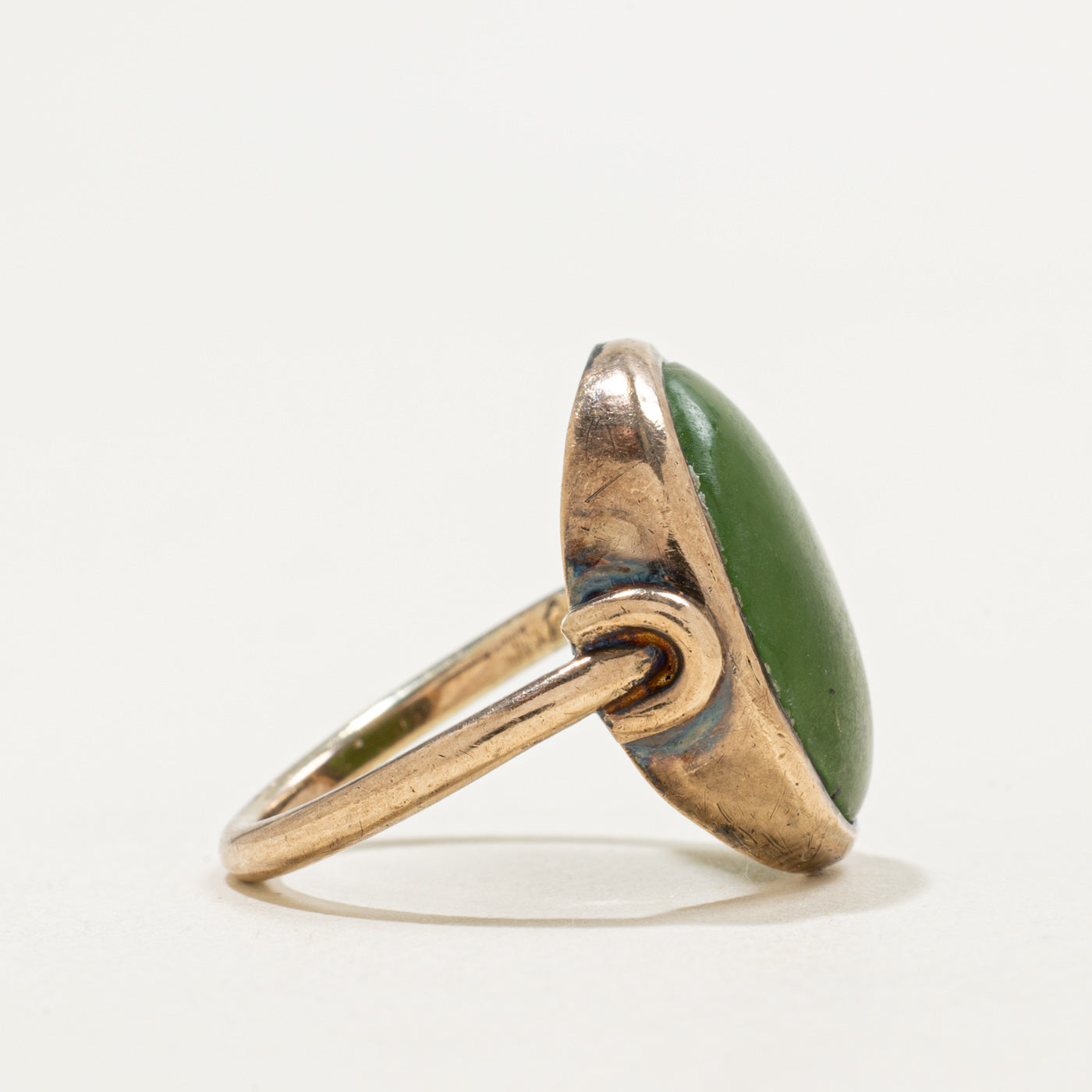 Bague en jade néphrite cabochon 8K | 8,00 ct | Taille 5,5
