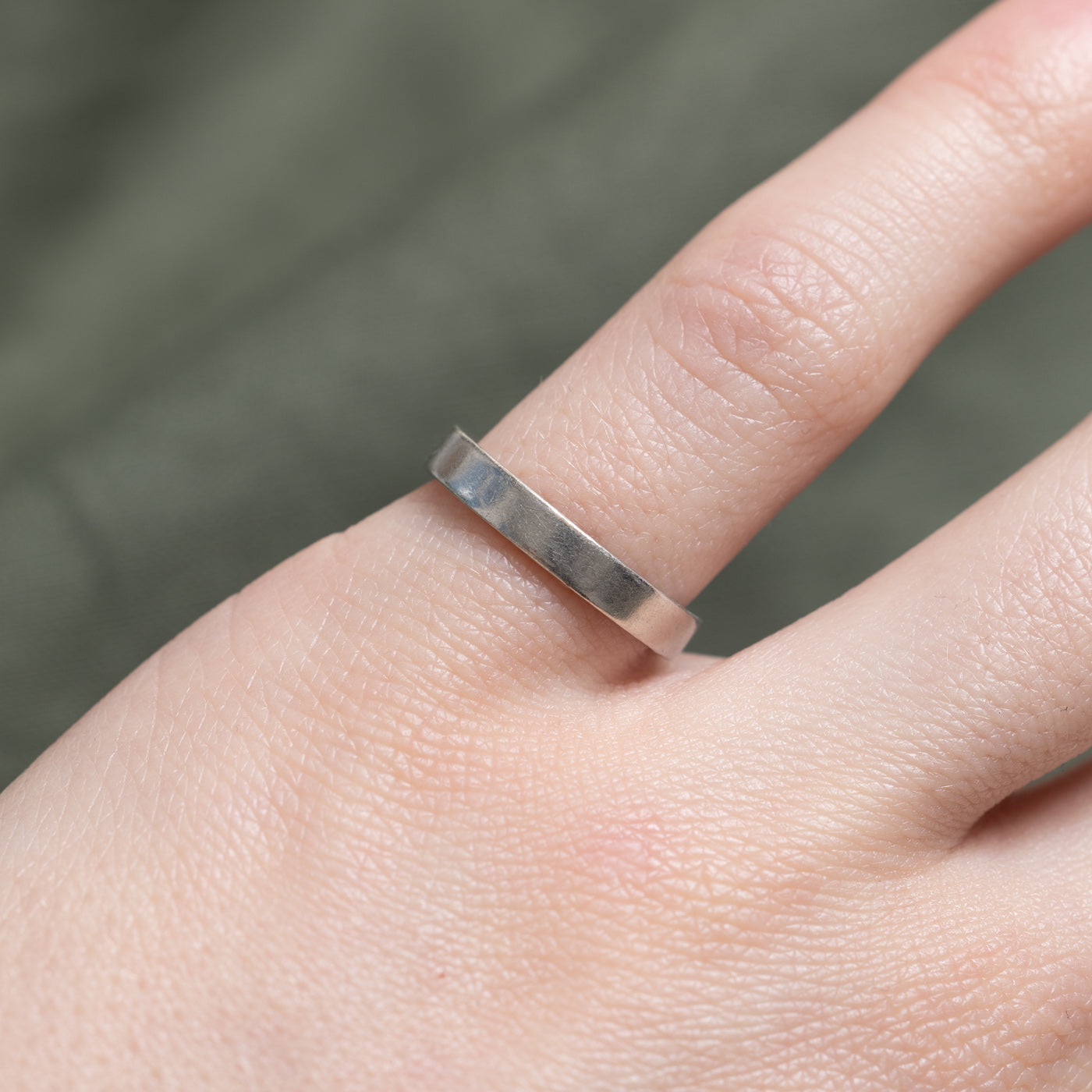 Bague « Charles Tiffany Setting » en platine finition satinée, modèle « Tiffany & Co » | 3 mm | Taille 3,5