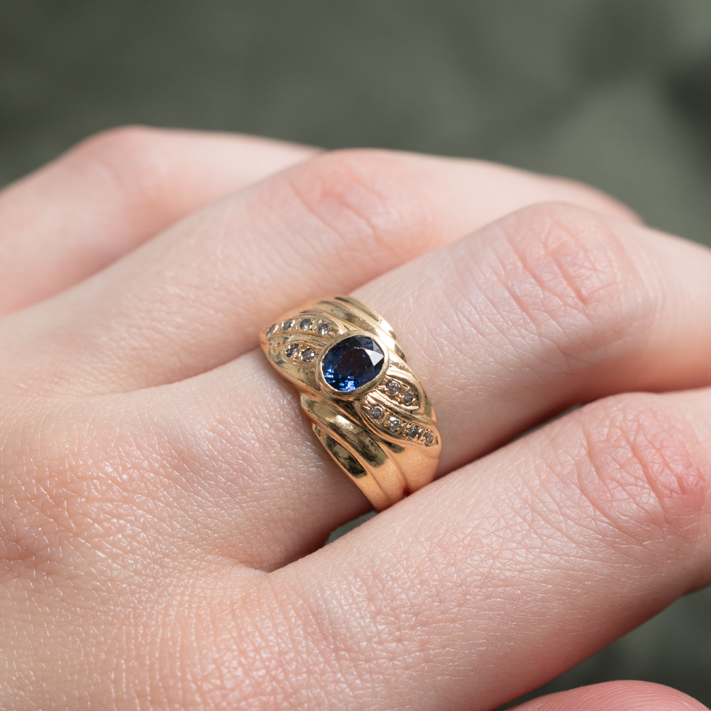 Bezel Set Sapphire & Diamond Grooved Cocktail Ring | 0.58ct, 0.06ctw | SZ 6.0 |