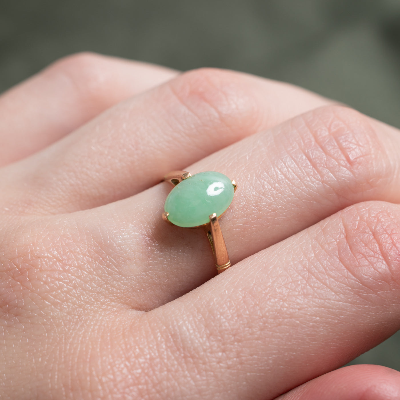Bague solitaire en jadéite ovale cabochon | 1,65 ct | Taille 6,25 |