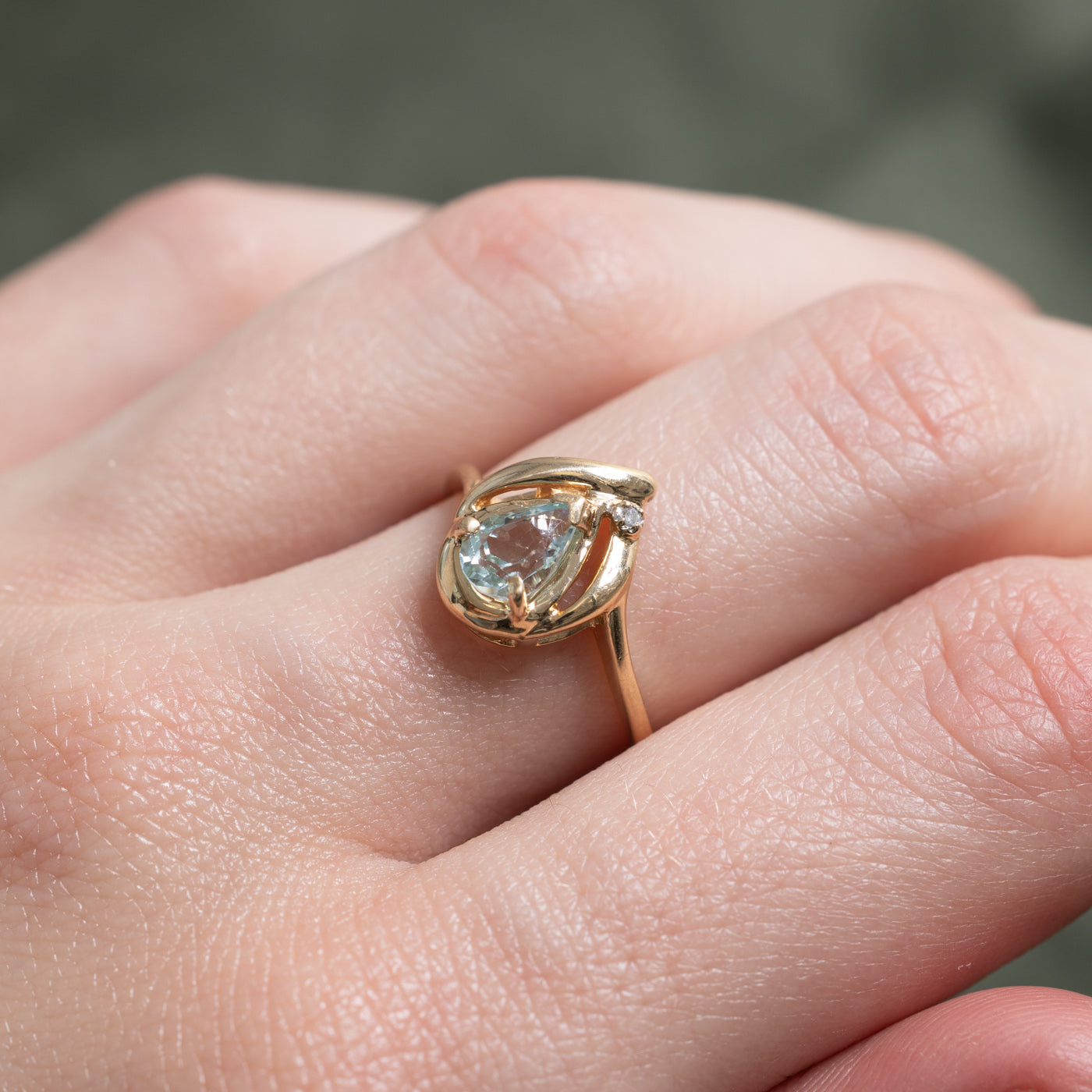 Pear Cut Aquamarine & Diamond Grooved Ring | 0.62ct, 0.01ctw | SZ 6.25 |