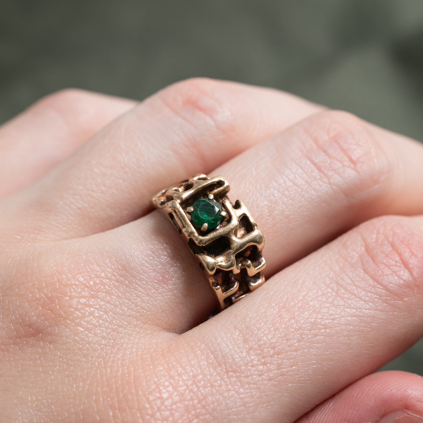 Round Cut Emerald Geometric Statement Ring | 0.37ct | SZ 6.75 |
