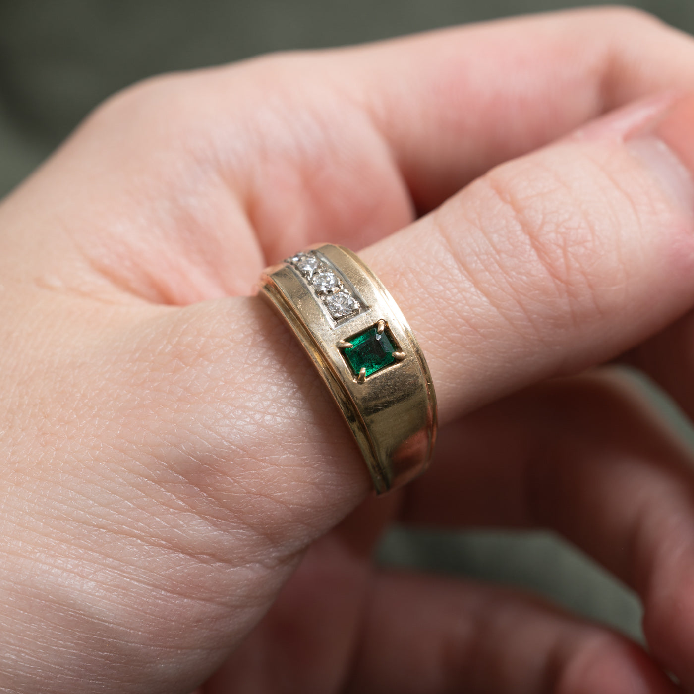 Emerald & Diamond Accented Tapered Band | 0.25ct, 0.11ctw | SZ 10.5 |