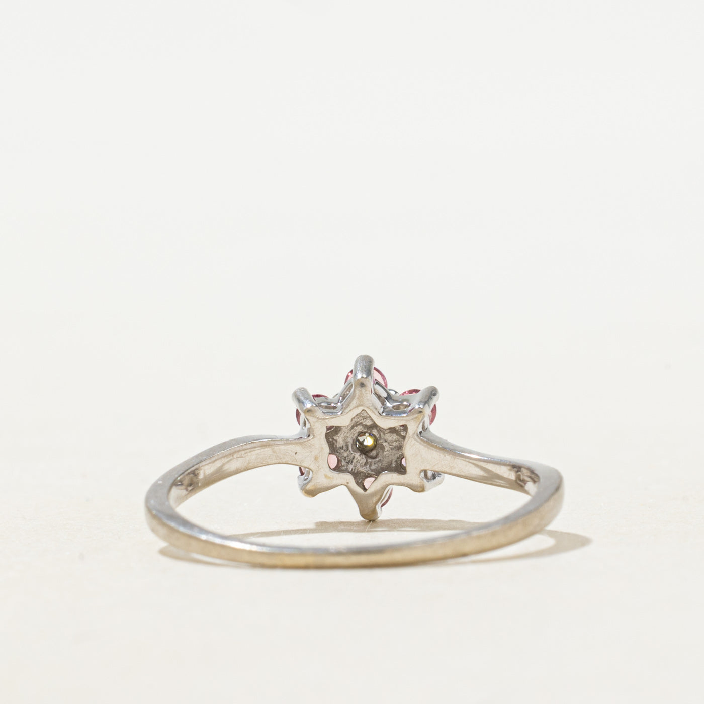 Bague pétale en tourmaline rose et diamants | 0,1 ct au total, 0,01 ct | Taille 5,75 |