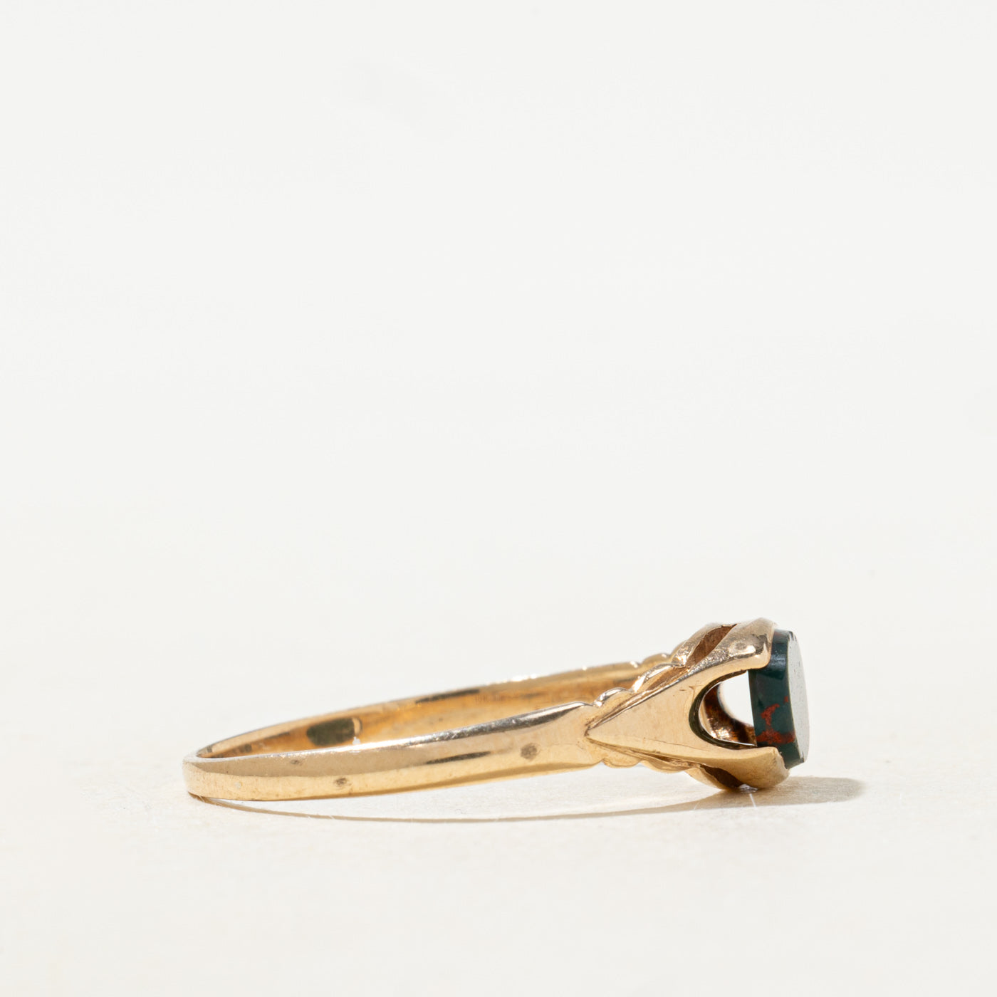 Bague en héliotrope sertie semi-clos Est-Ouest | 0,5 ct | Taille 8,5 |