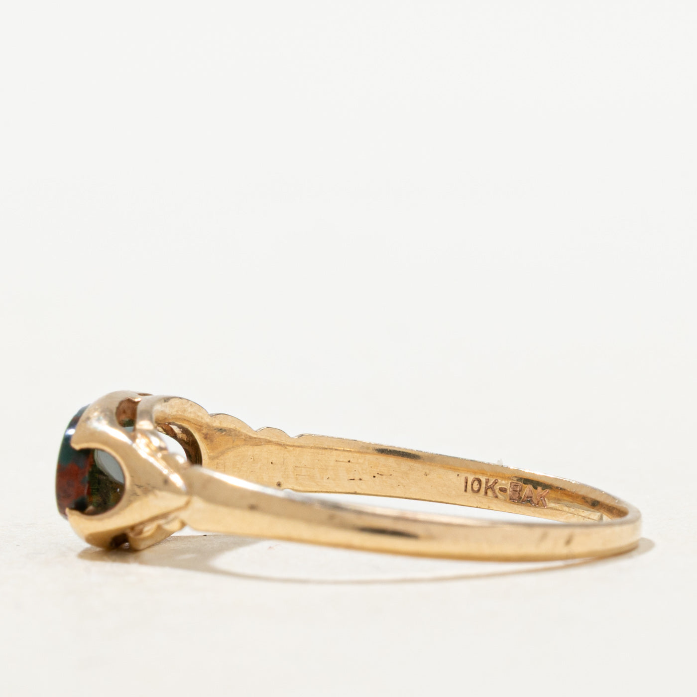 Bague en héliotrope sertie semi-clos Est-Ouest | 0,5 ct | Taille 8,5 |