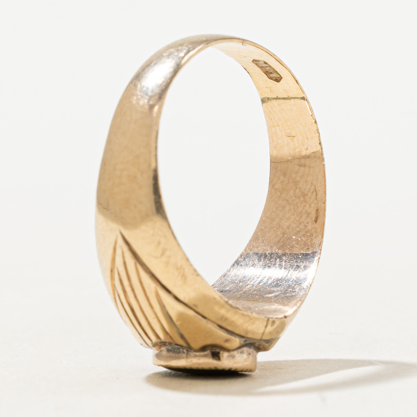 Bezel Set Black Sapphire Eye Ring | 0.7ct | SZ 7.5 |