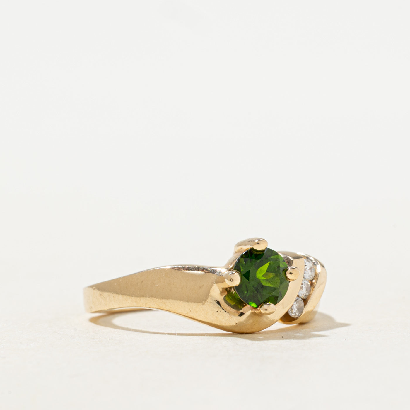Tourmaline & Diamond Ring | 0.45ct, 0.05ctw | SZ 6.75 |