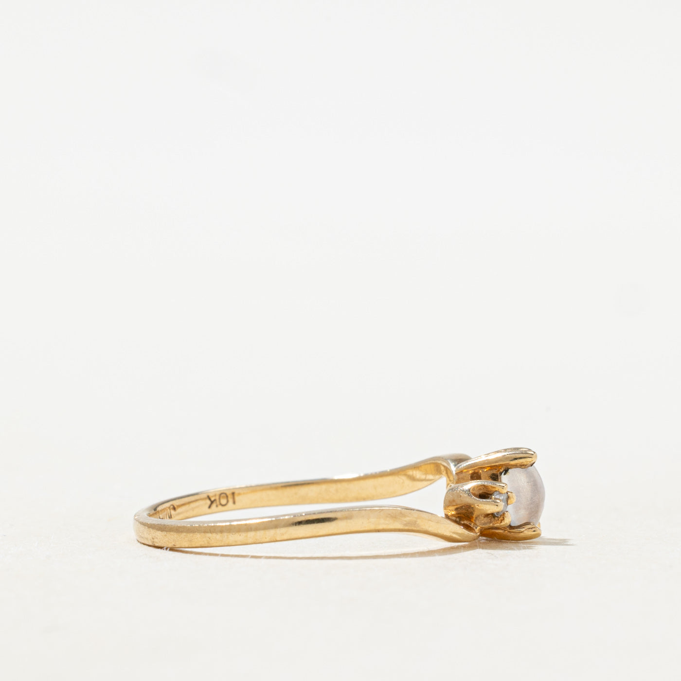 Oval Cut Moonstone & Diamond Ring | SZ 6.5 |