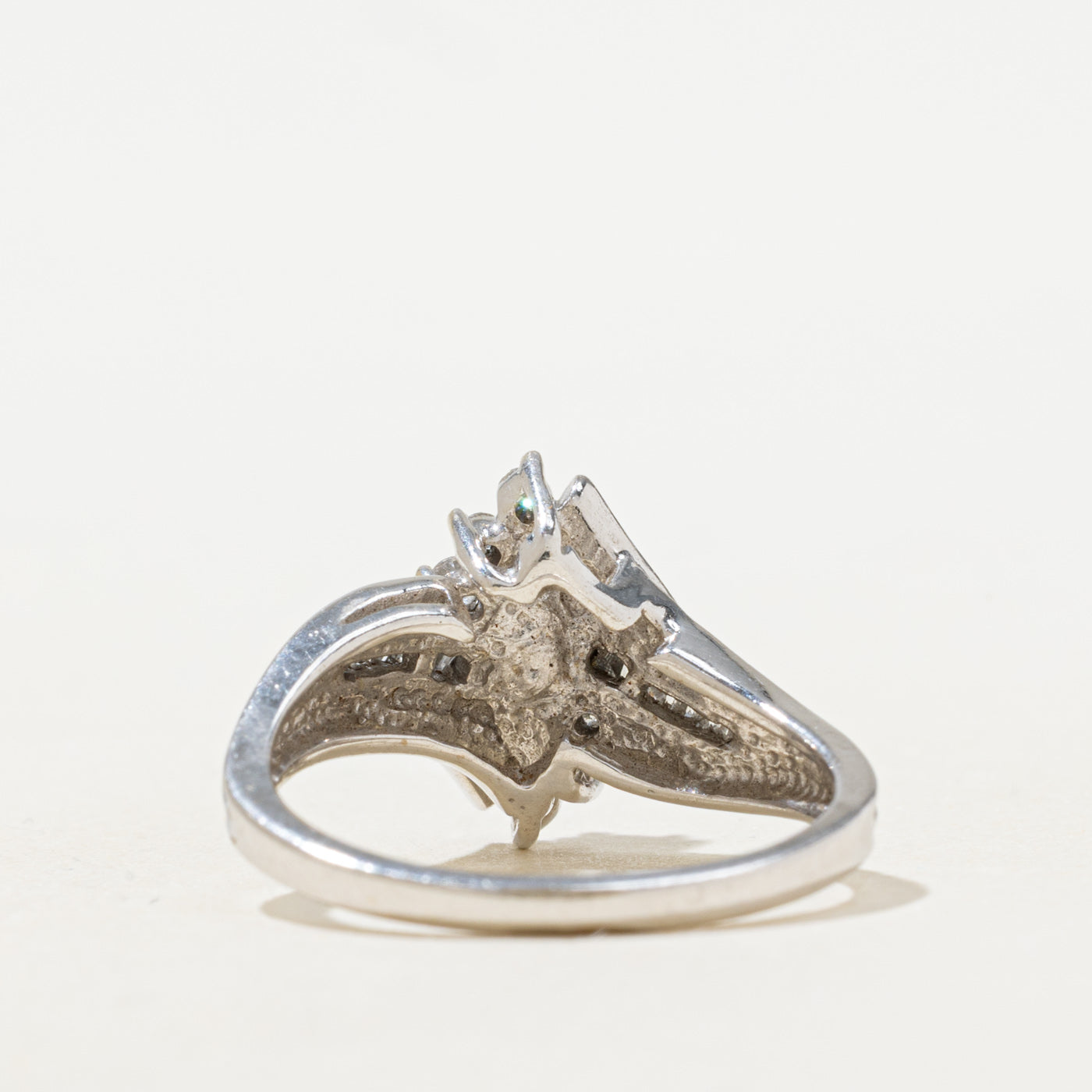 Bague en tanzanite taille marquise et diamants | 0,13 ct, 0,1 ct au total | Taille 6,5 |