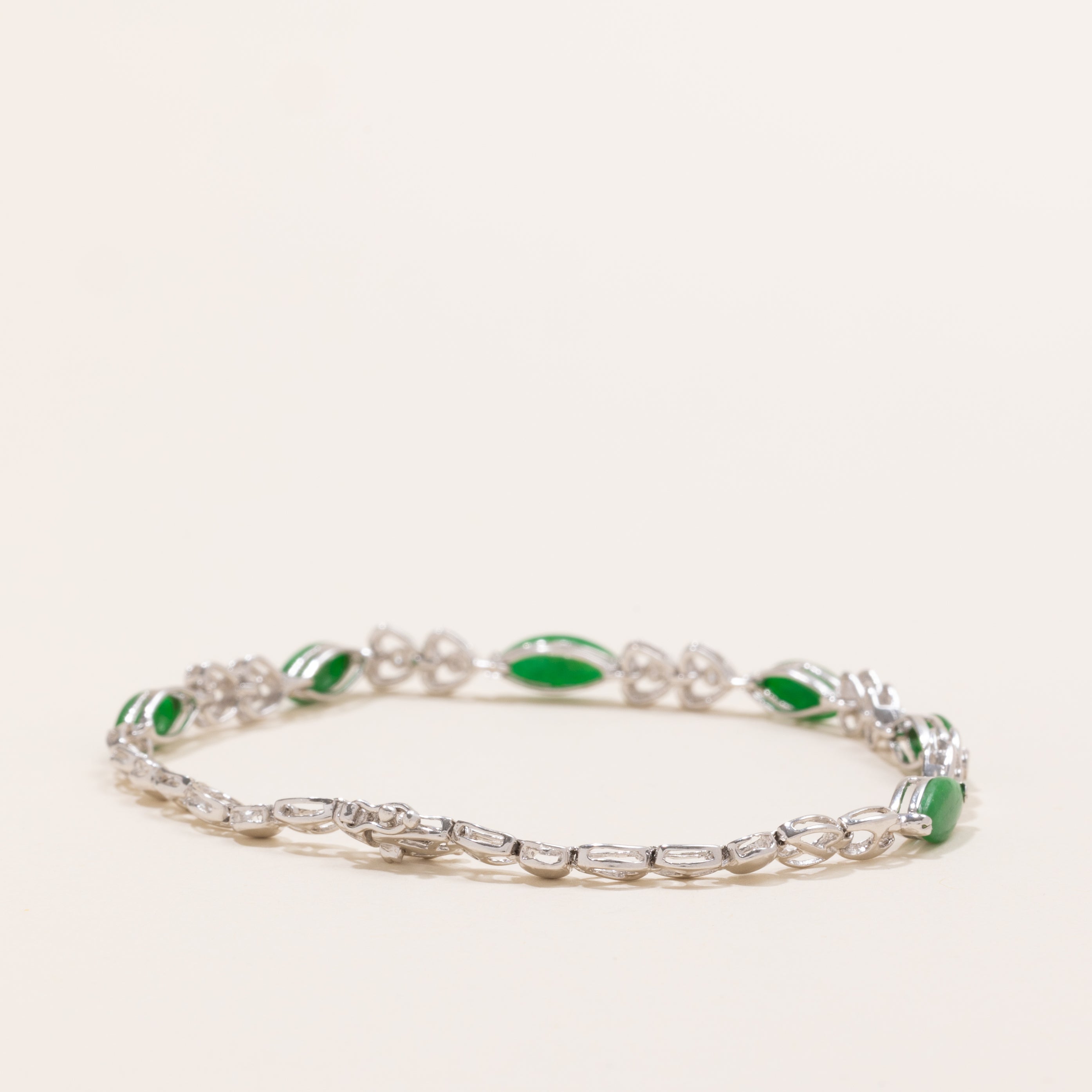 Bracelet en jade et diamants en forme de cœur | 2,1 ct, 0,05 ct | 18,4 cm |