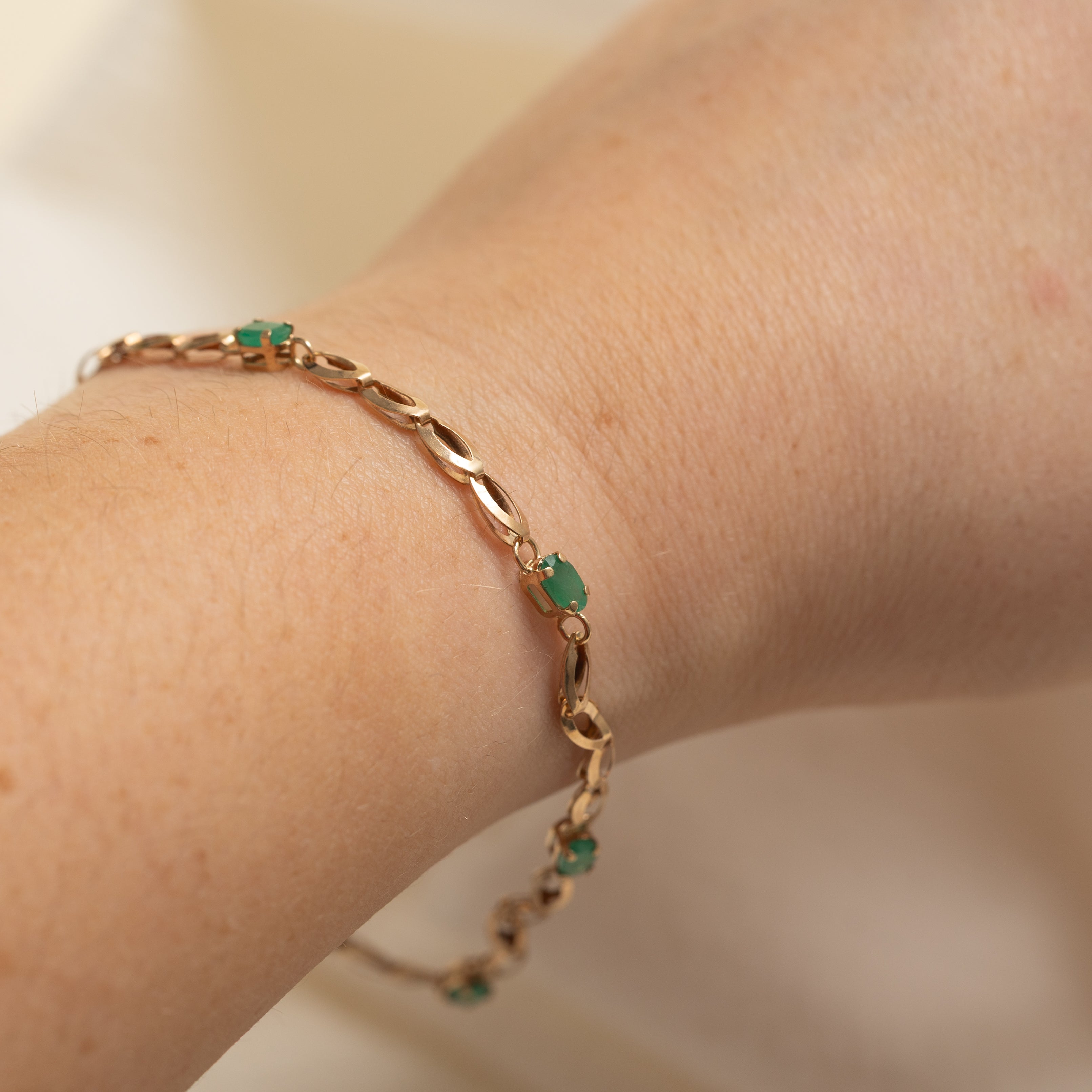 Oval Cut Emerald Flat Chain Gemstone Bracelet | 1.0ctw | 8" |