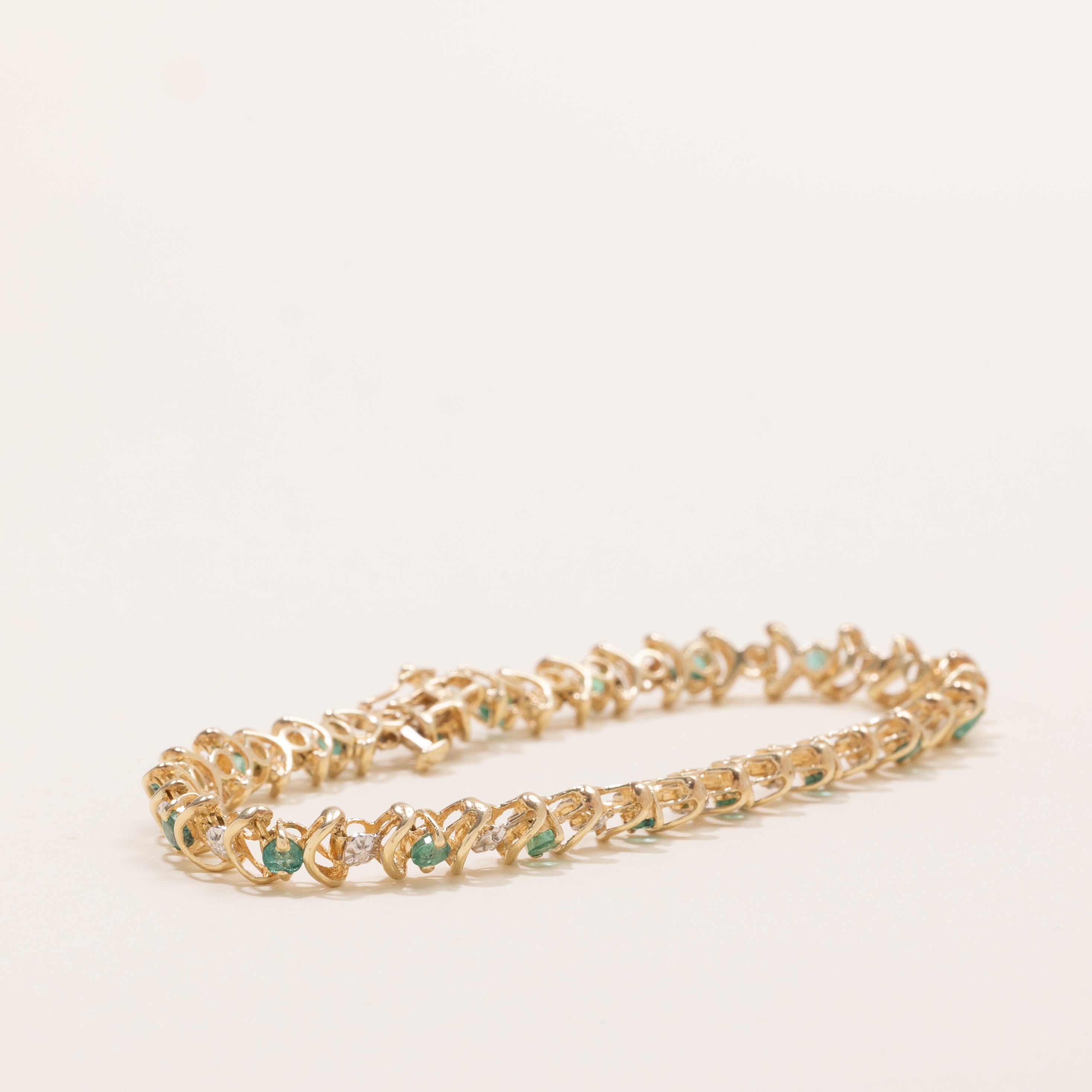 Bracelet en émeraudes et diamants | 1,25 ct, 0,09 ct | 17,8 cm |