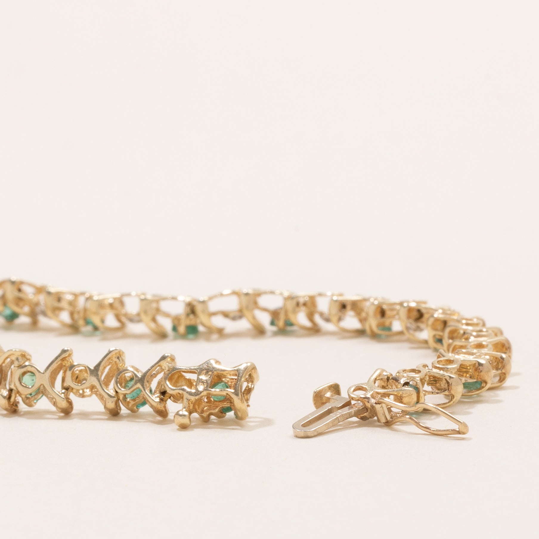 Bracelet en émeraudes et diamants | 1,25 ct, 0,09 ct | 17,8 cm |