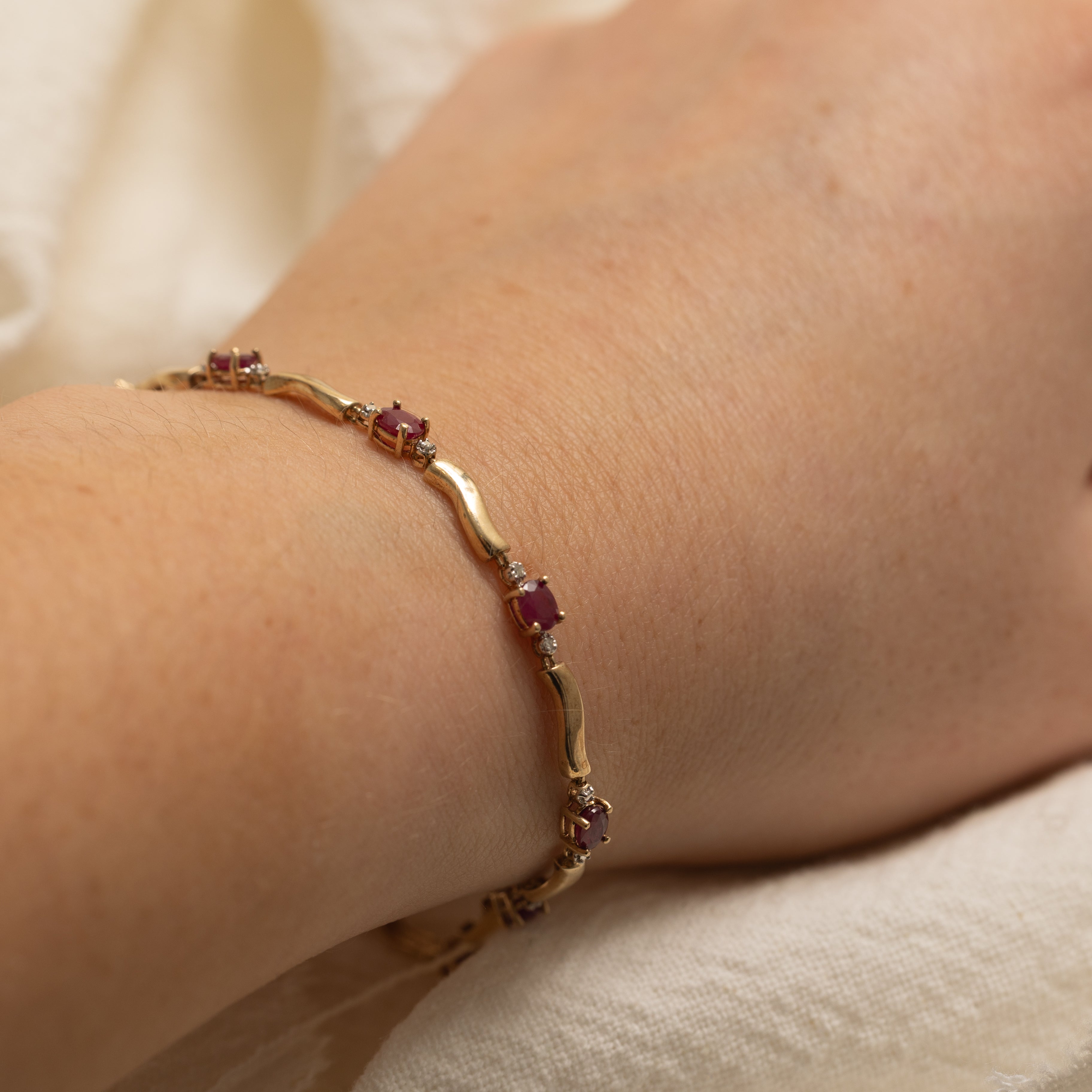 Synthetic Ruby & Diamond Gemstone Bracelet | 1.7ctw, 0.01ctw | 7.25" |