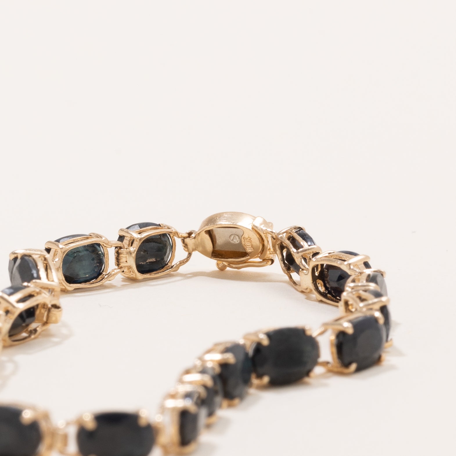 Oval Cut Sapphire Gemstone Bracelet | 15.0ctw | 7.25" |