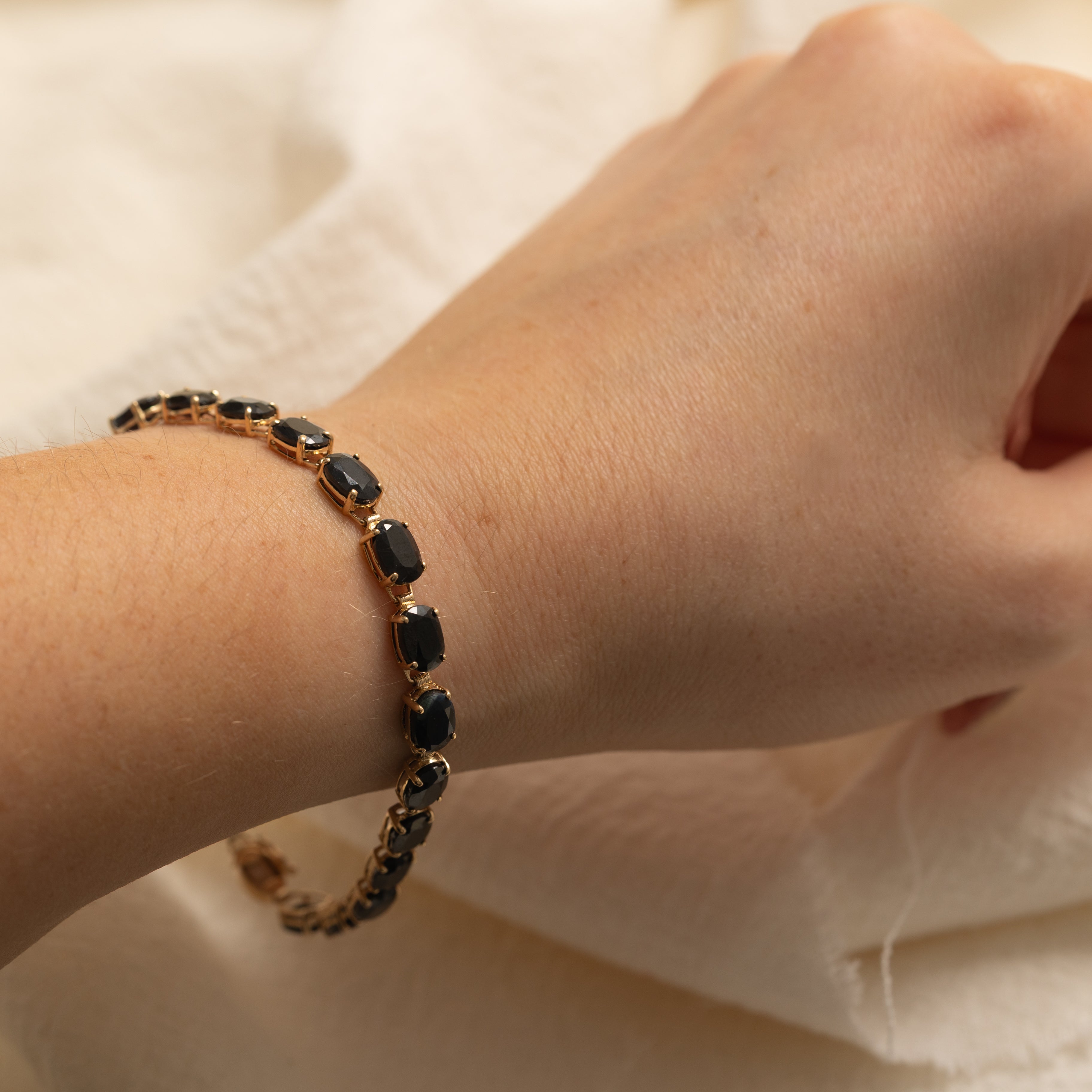 Oval Cut Sapphire Gemstone Bracelet | 15.0ctw | 7.25" |