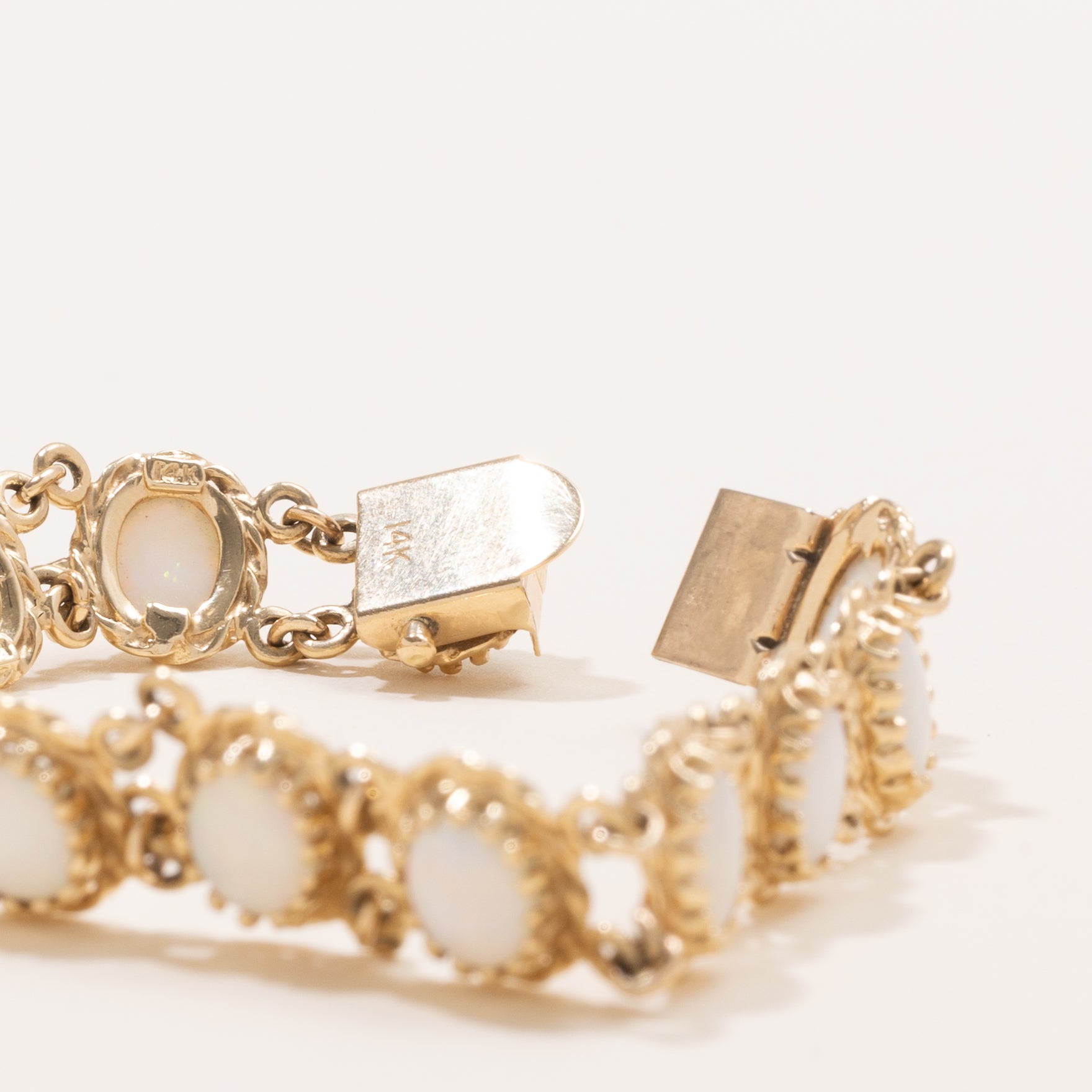 Cabochon Opal Gemstone Bracelet | 8.5ctw | 7.25" |