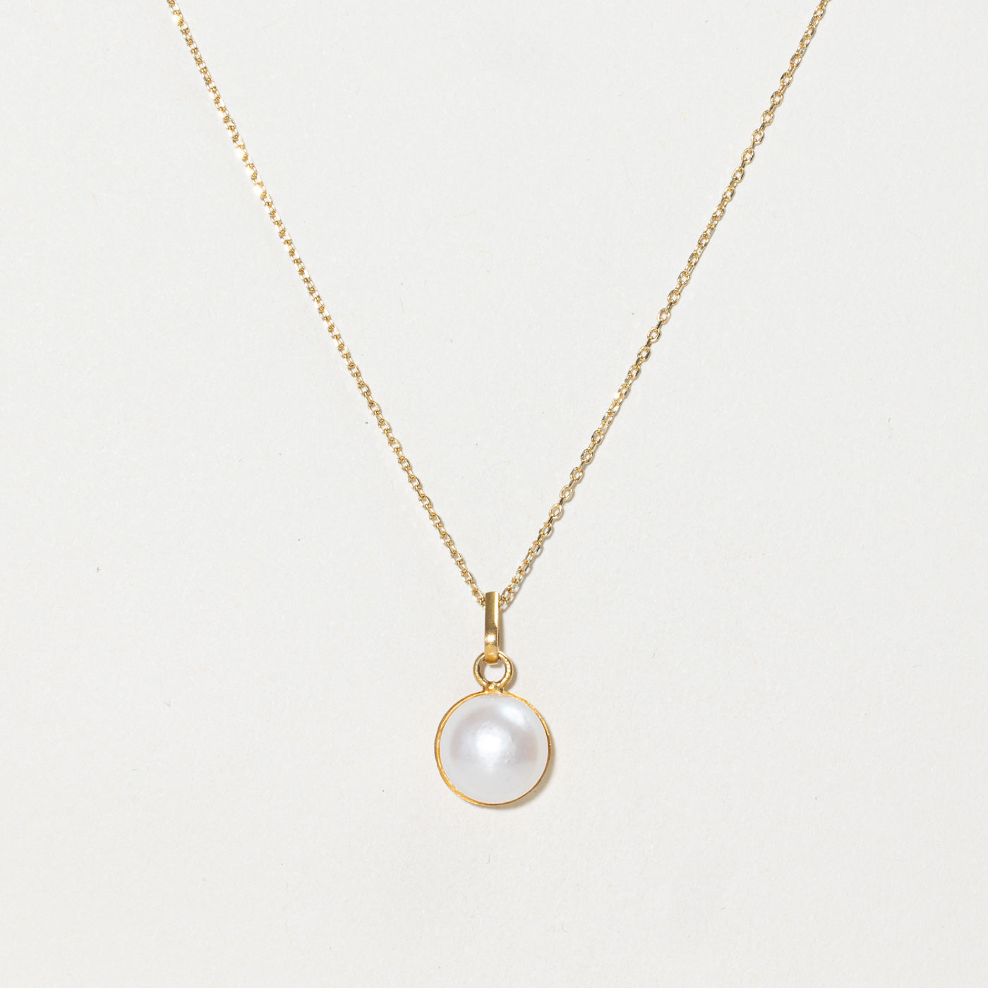 18k Solitaire Button Pearl Pendant Necklace | 18"