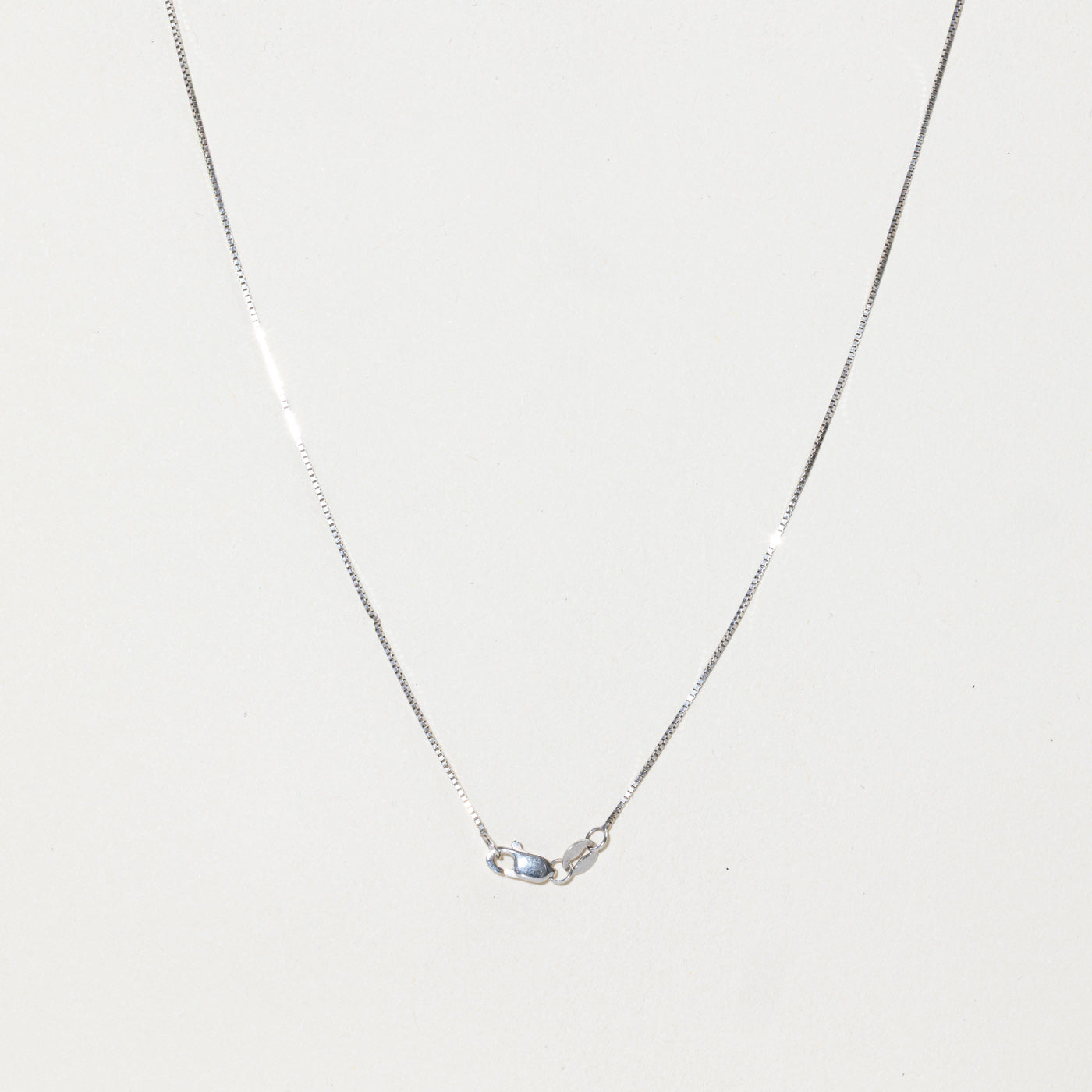 Black & White Mother of Pearl & Diamond Circle Pendant Necklace | 19.00ctw, 0.15ct | 18"