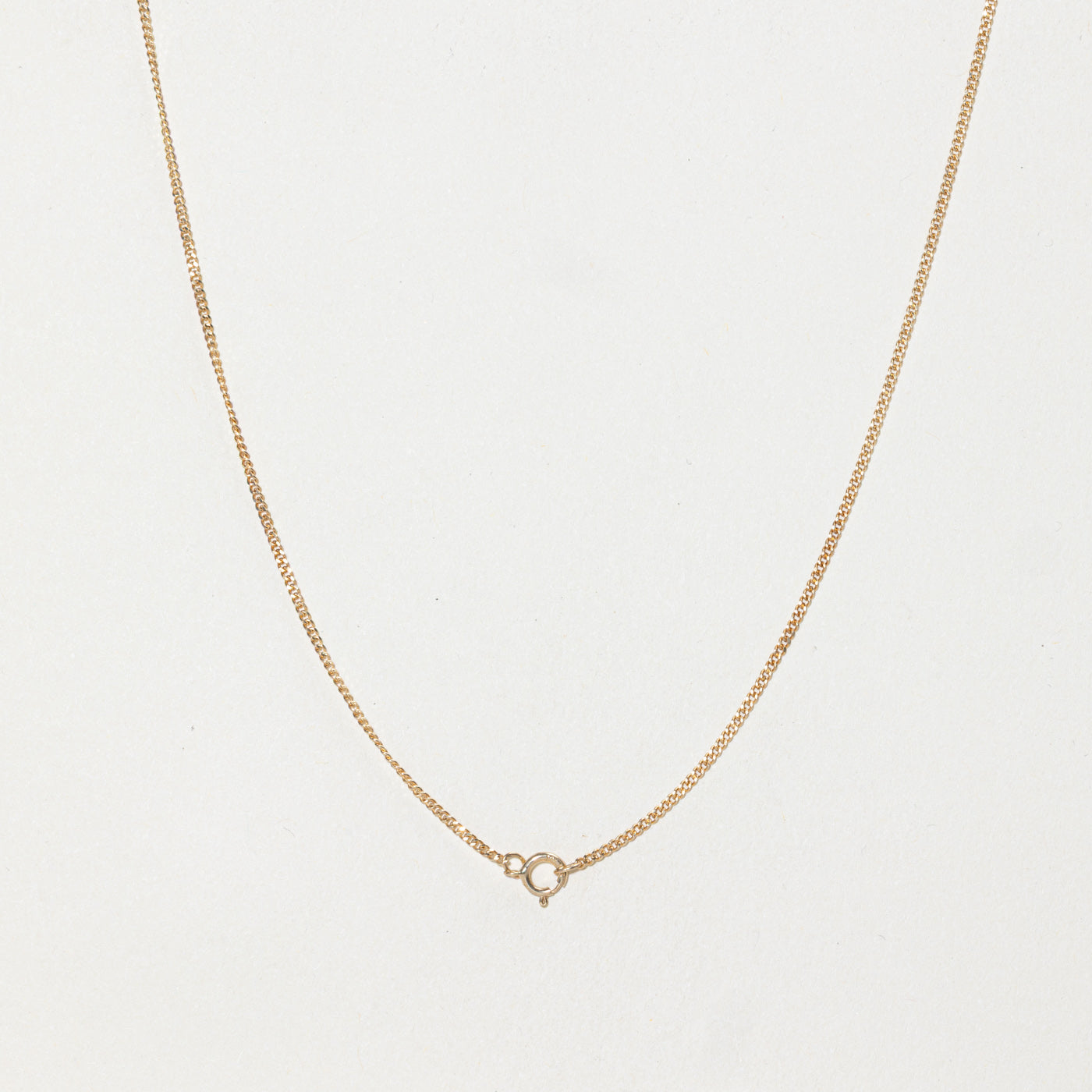 Collier pendentif trois pierres saphir et diamant | 0,60 ct, 0,004 ct | 45,7 cm