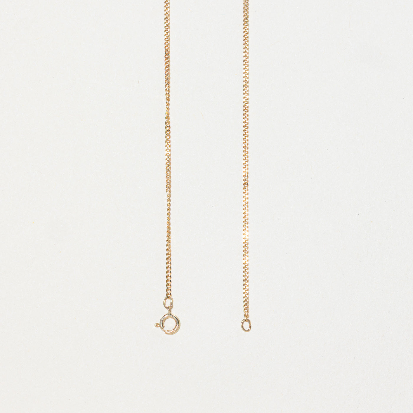 Collier pendentif trois pierres saphir et diamant | 0,60 ct, 0,004 ct | 45,7 cm