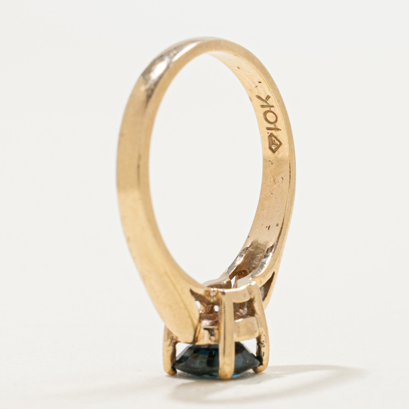 Bague solitaire en or 10 carats avec saphir rond taille brillant | 0,72 ct | Taille 6,0